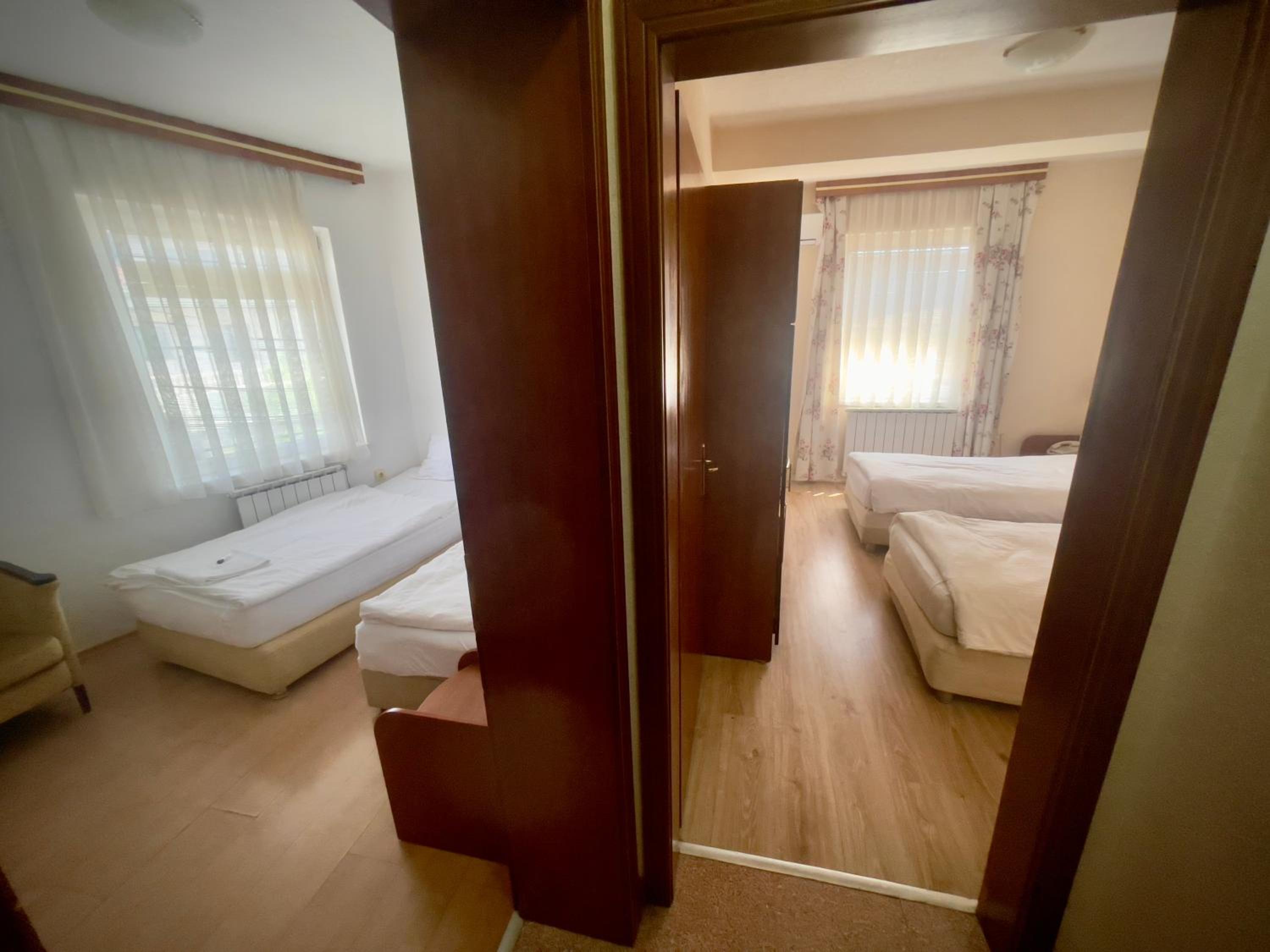 Quadruple Room - Photo 2