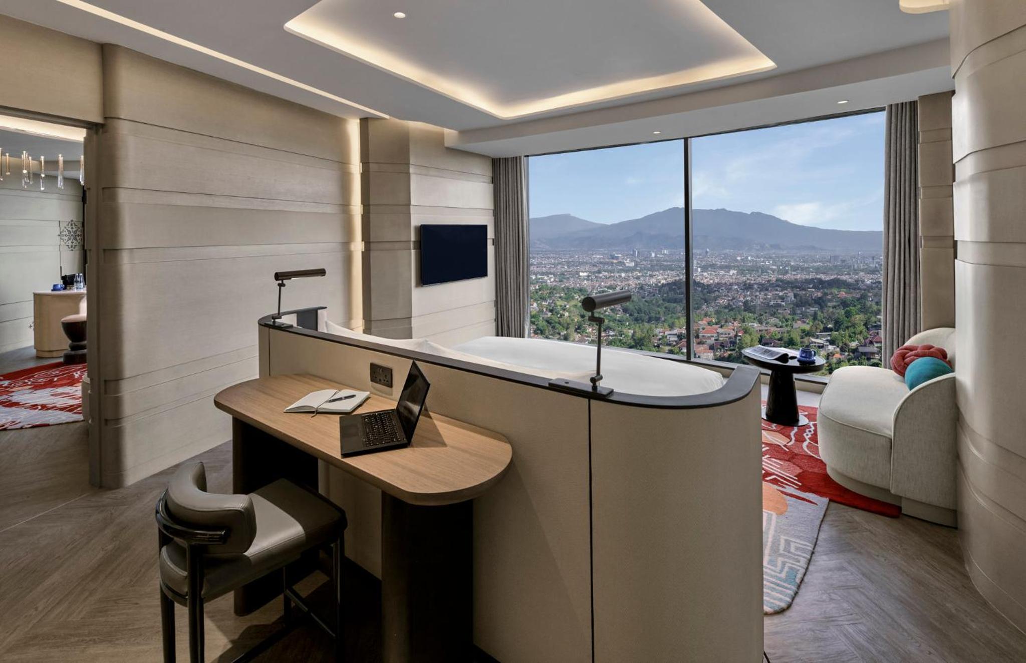 One-Bedroom Sky Suite - Photo 4