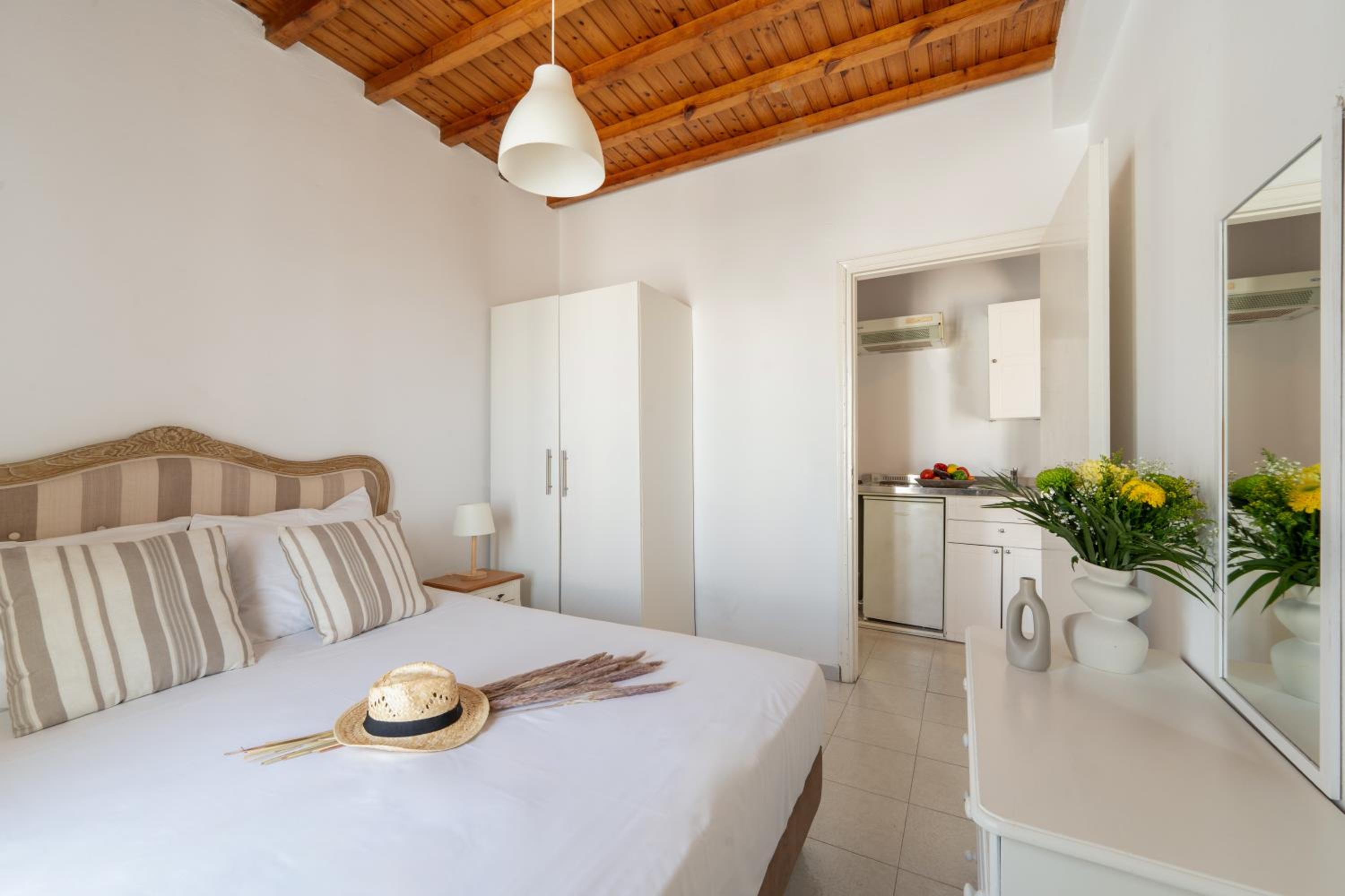 Mykonos town Apartment with private Balcony photo 2