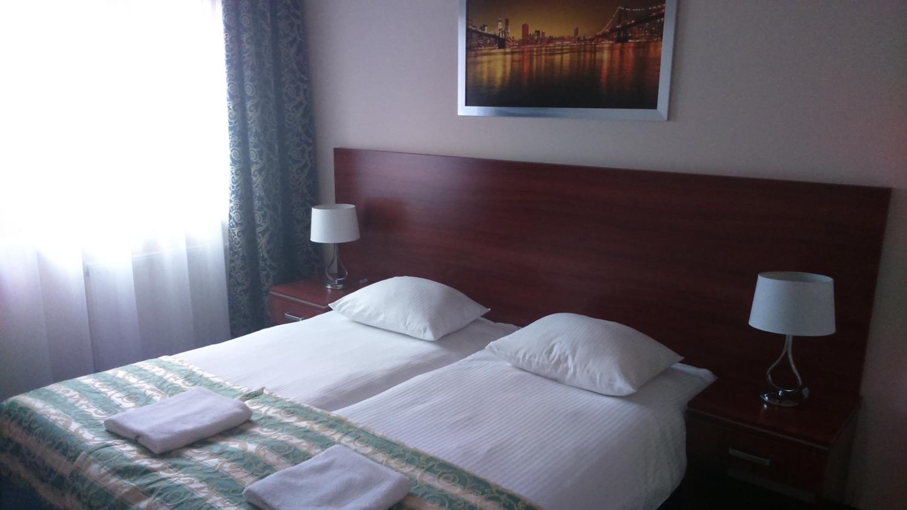 Twin Room - Photo 5
