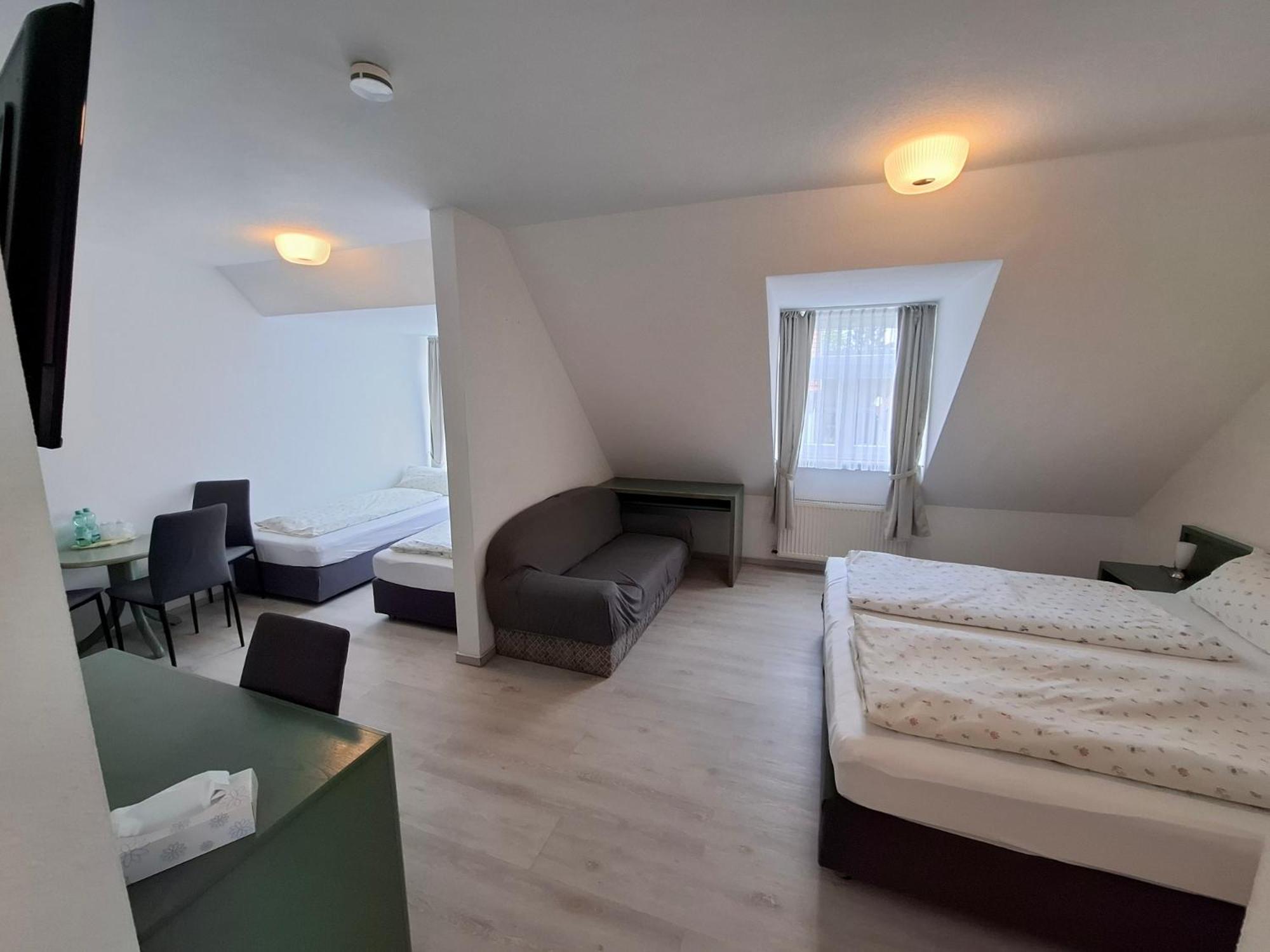 Triple Room - Photo 1