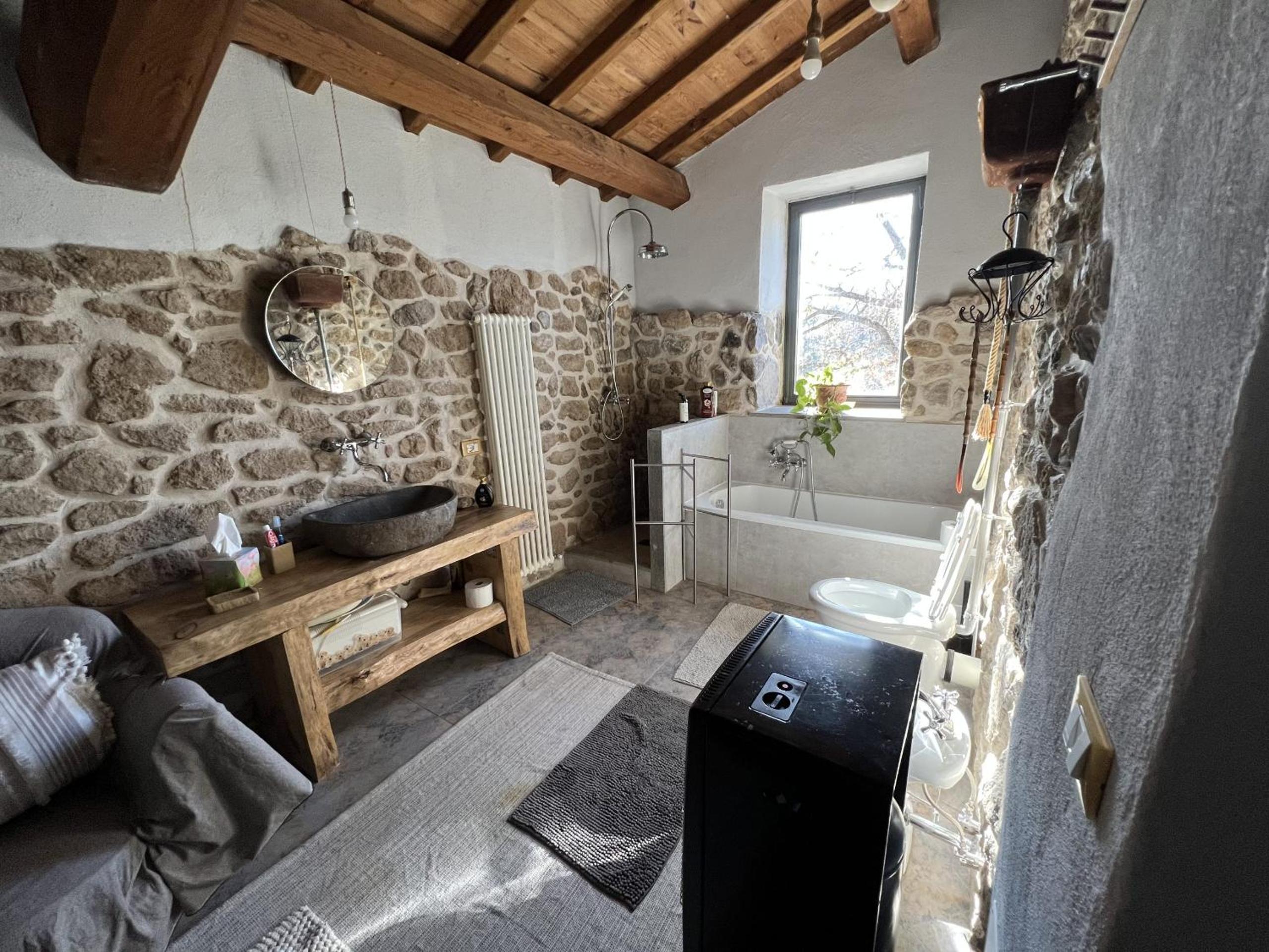 Deluxe Double Room with Bath photo 3