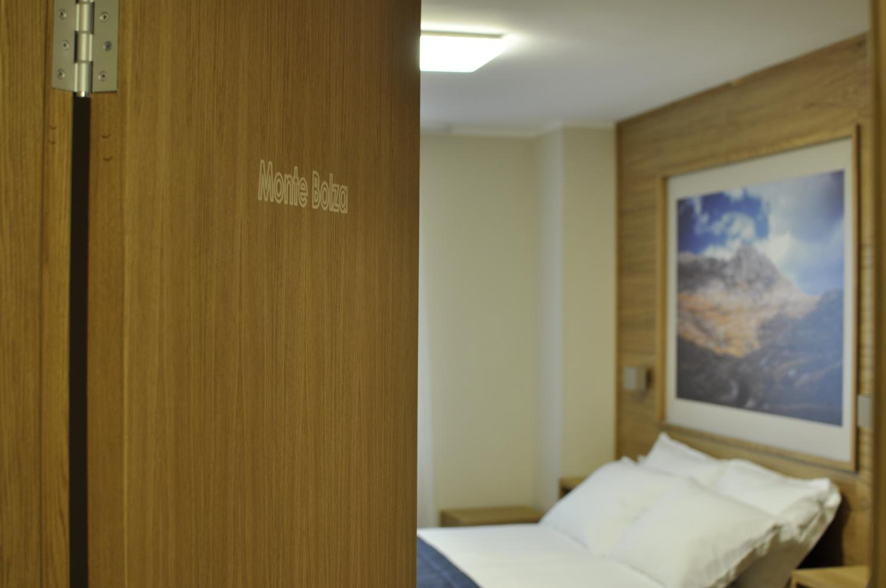 Standard Double Room photo 2