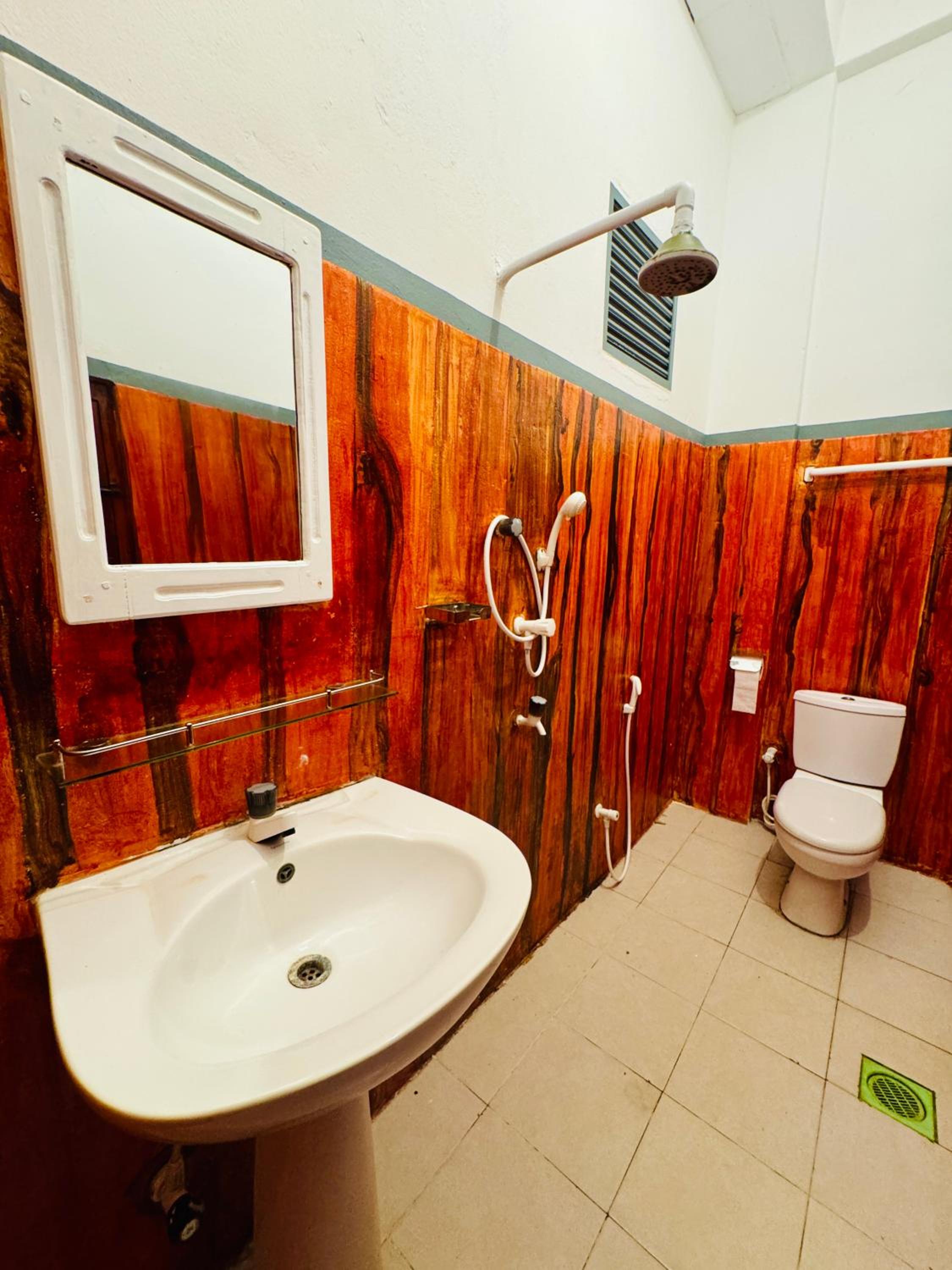 Budget Double Room photo 2