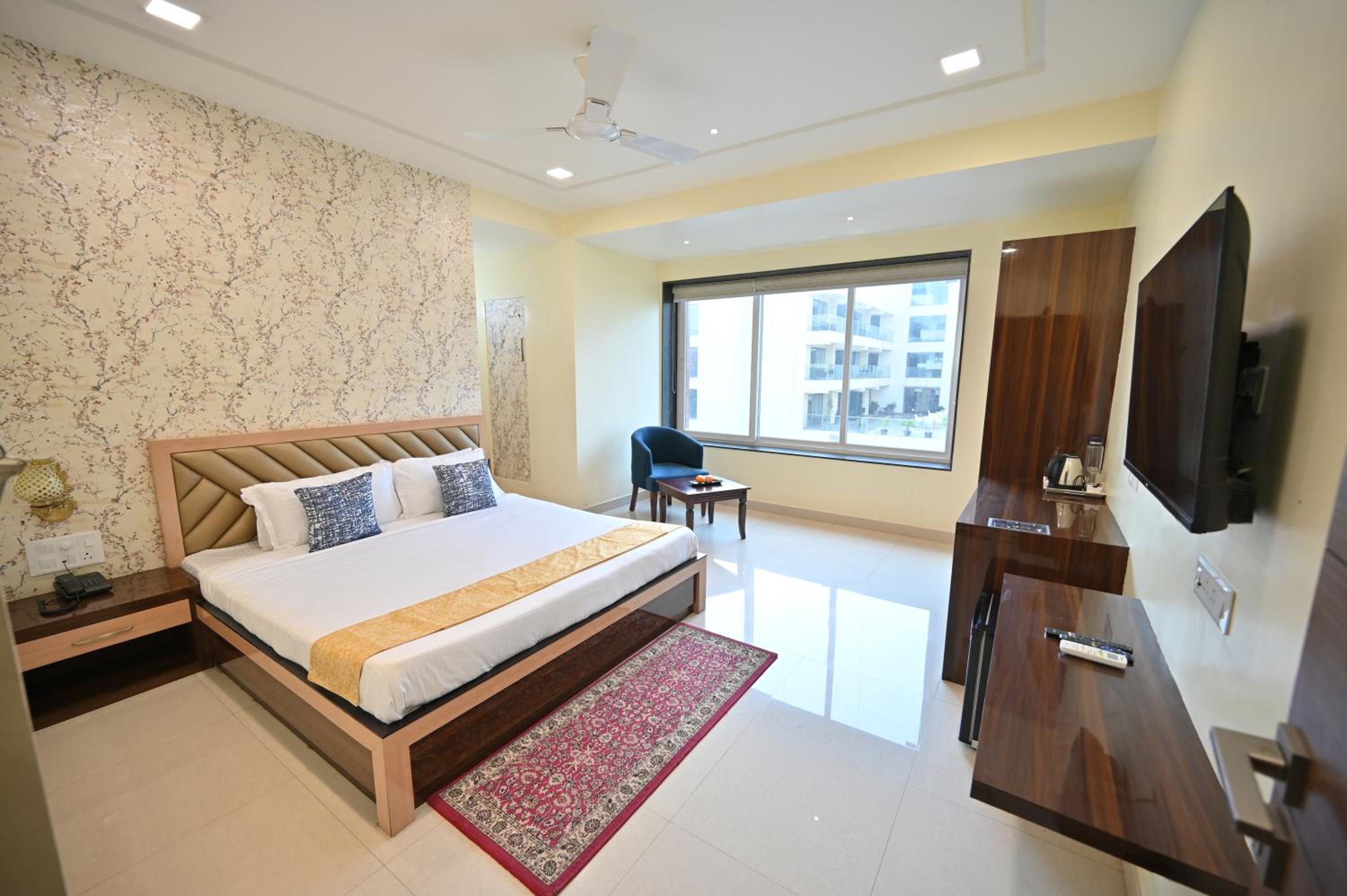 Deluxe Double Room - Photo 1
