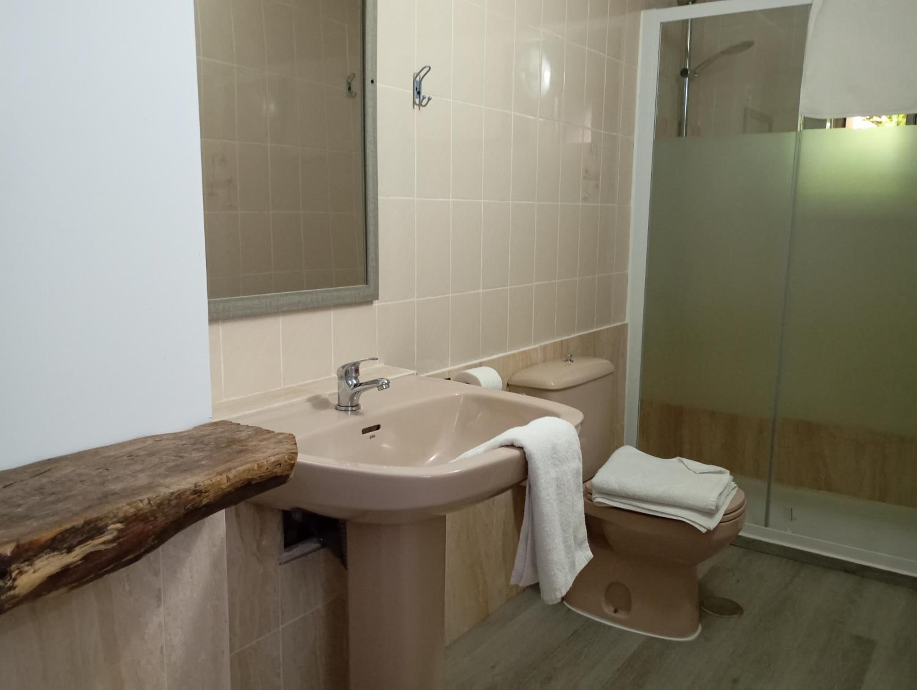One-Bedroom Apartment with Garden photo 2