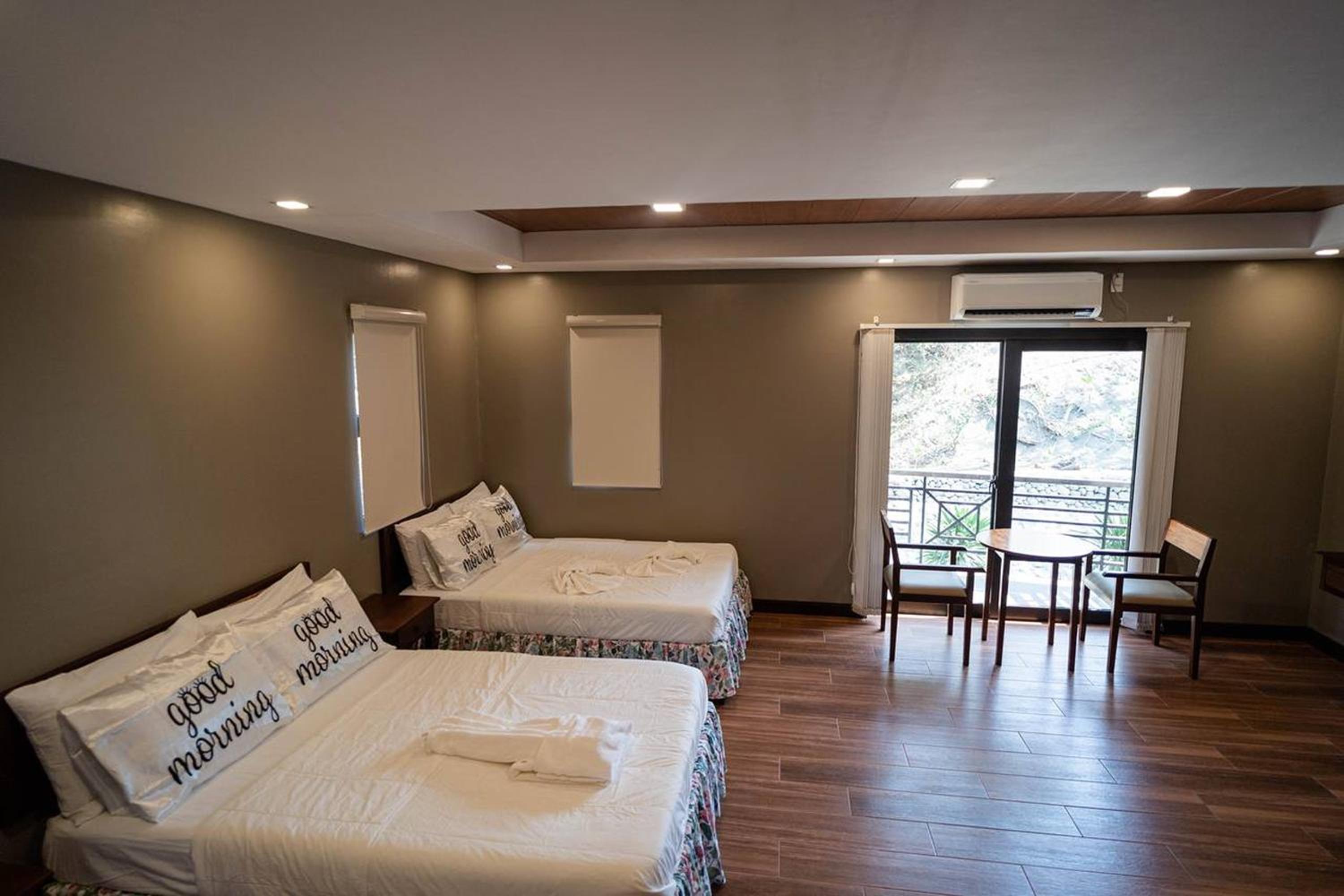 Family Room with Garden View photo 2