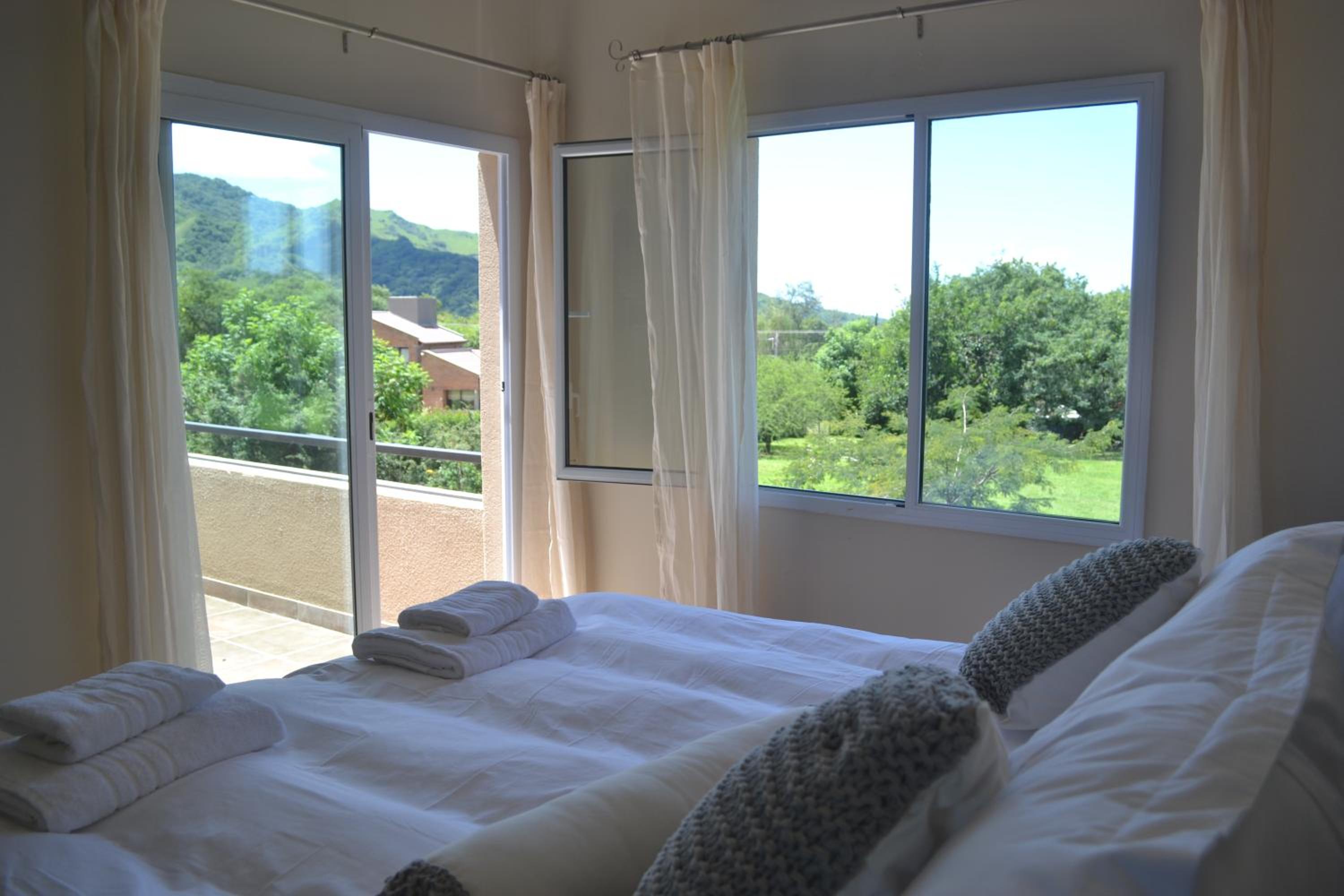 Apartment with Mountain View photo 2