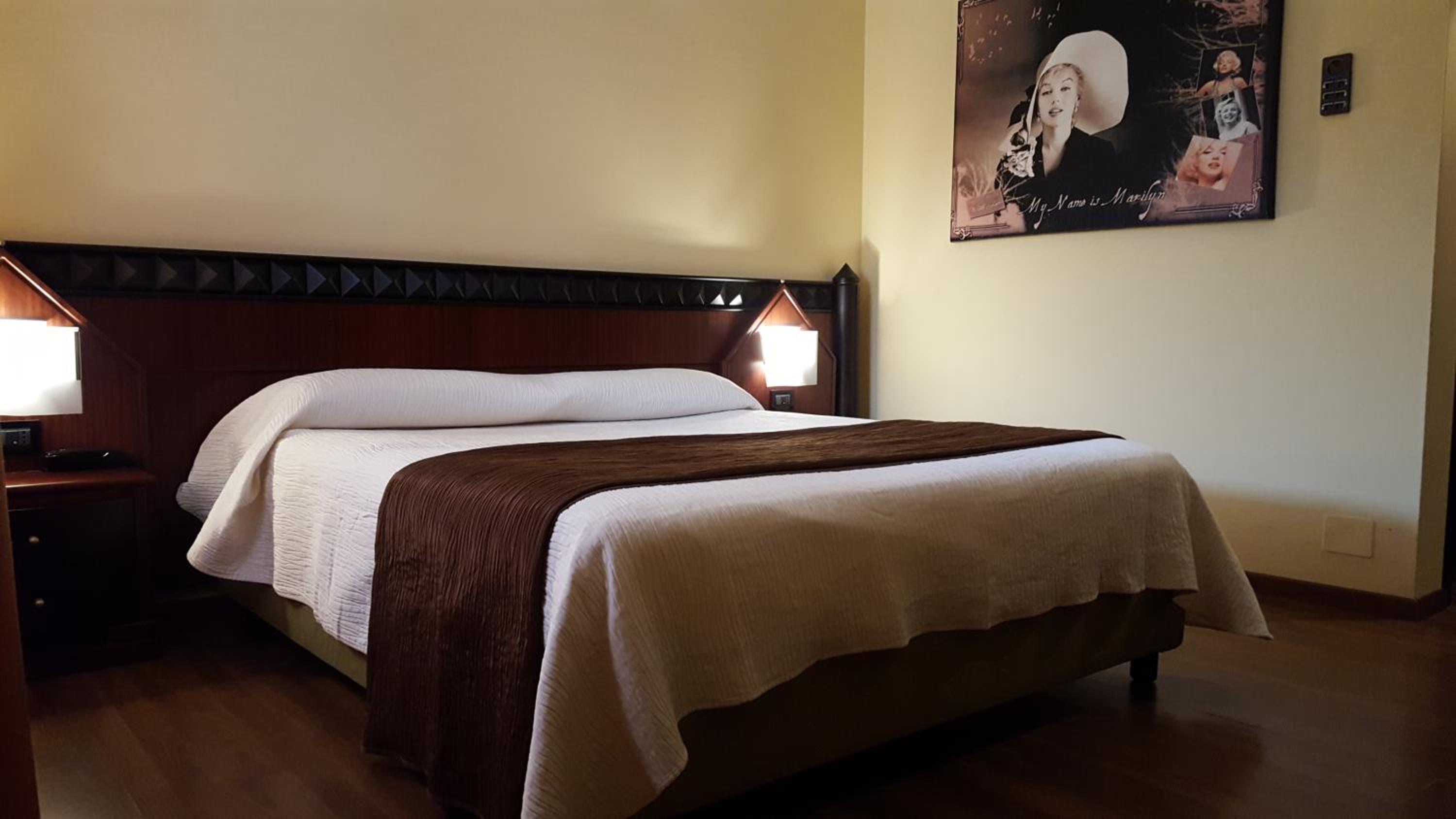 Double Room - Photo 6