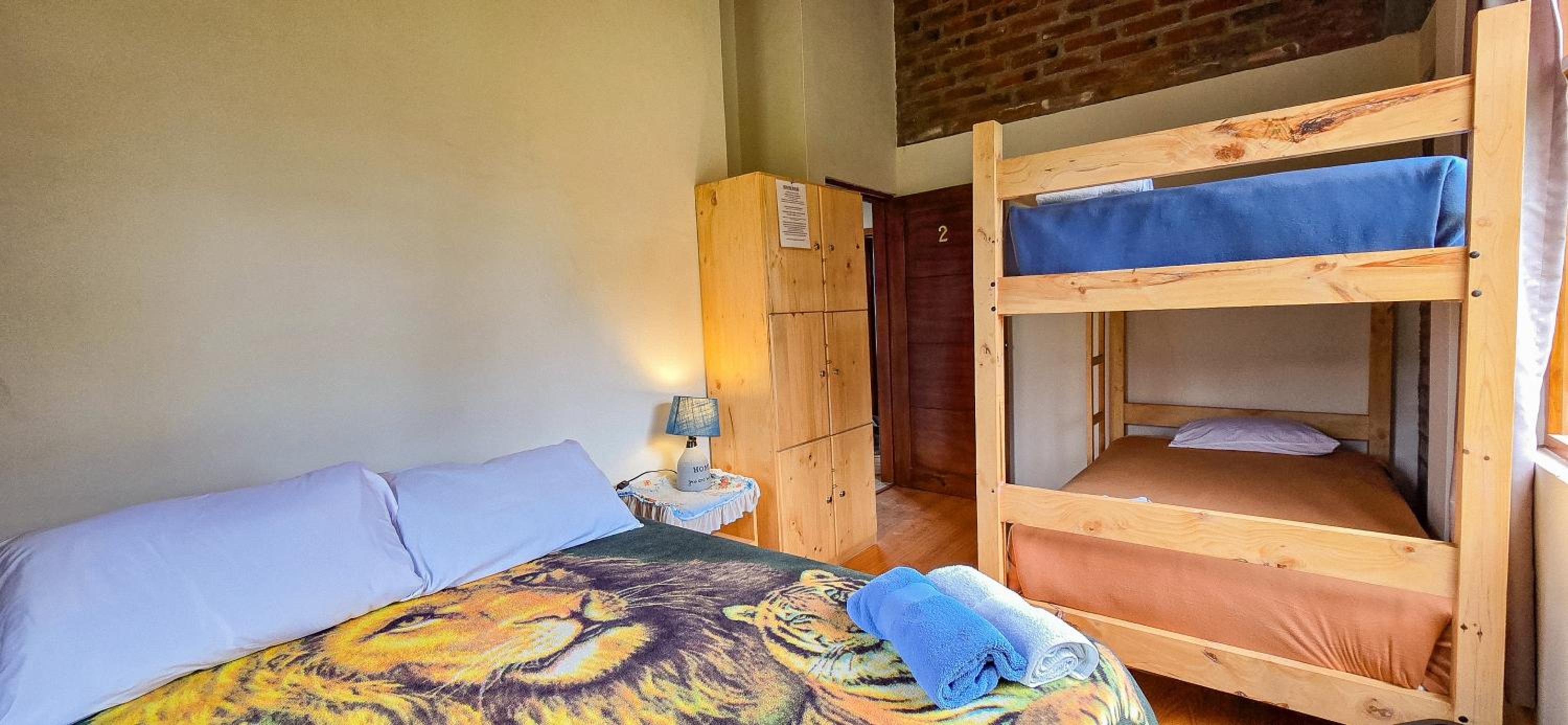 Quadruple Room with Shared Bathroom photo 2