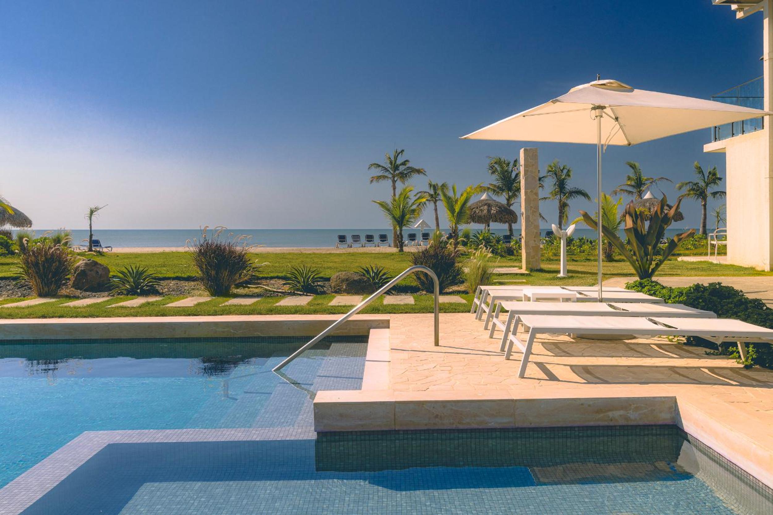 Villa - Beach Front photo 1