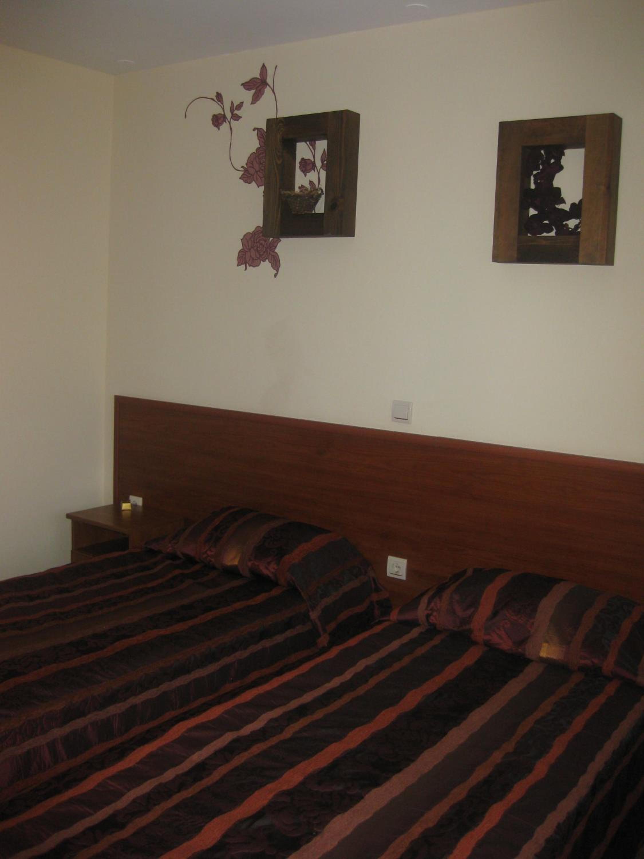Double or Twin Room - Photo 6