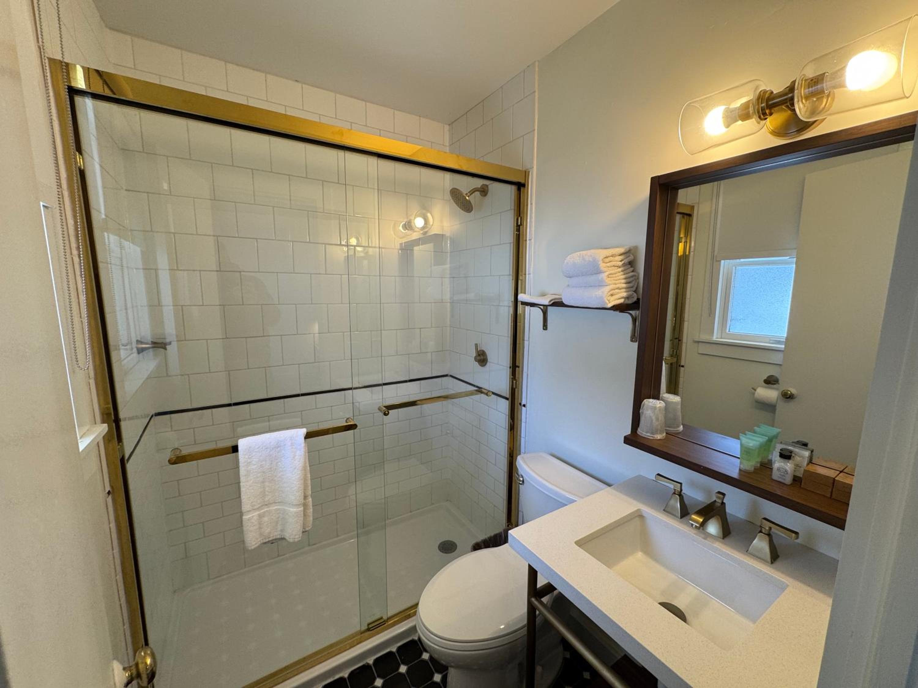 Deluxe Double or Twin Room - Photo 4