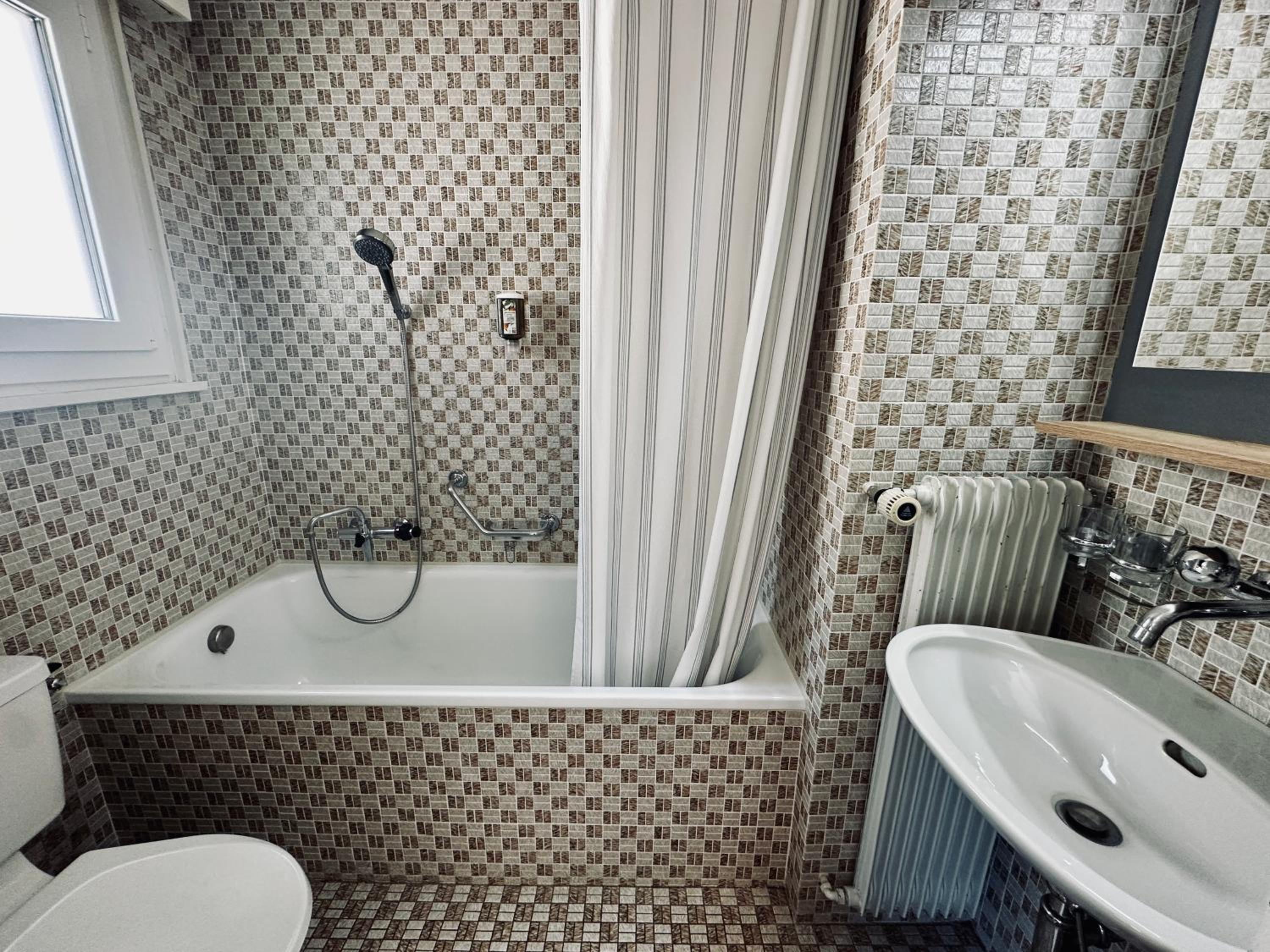 Triple Room with Shared Bathroom photo 3