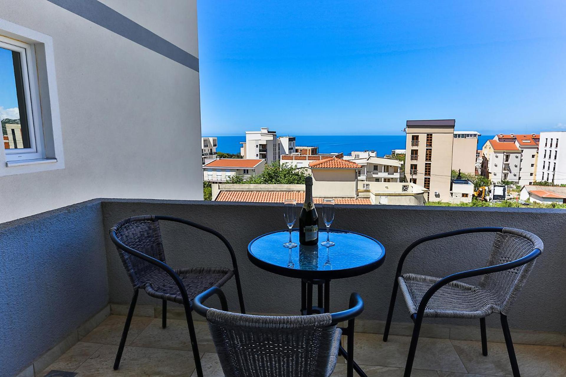 Quadruple Room with Terrace photo 3