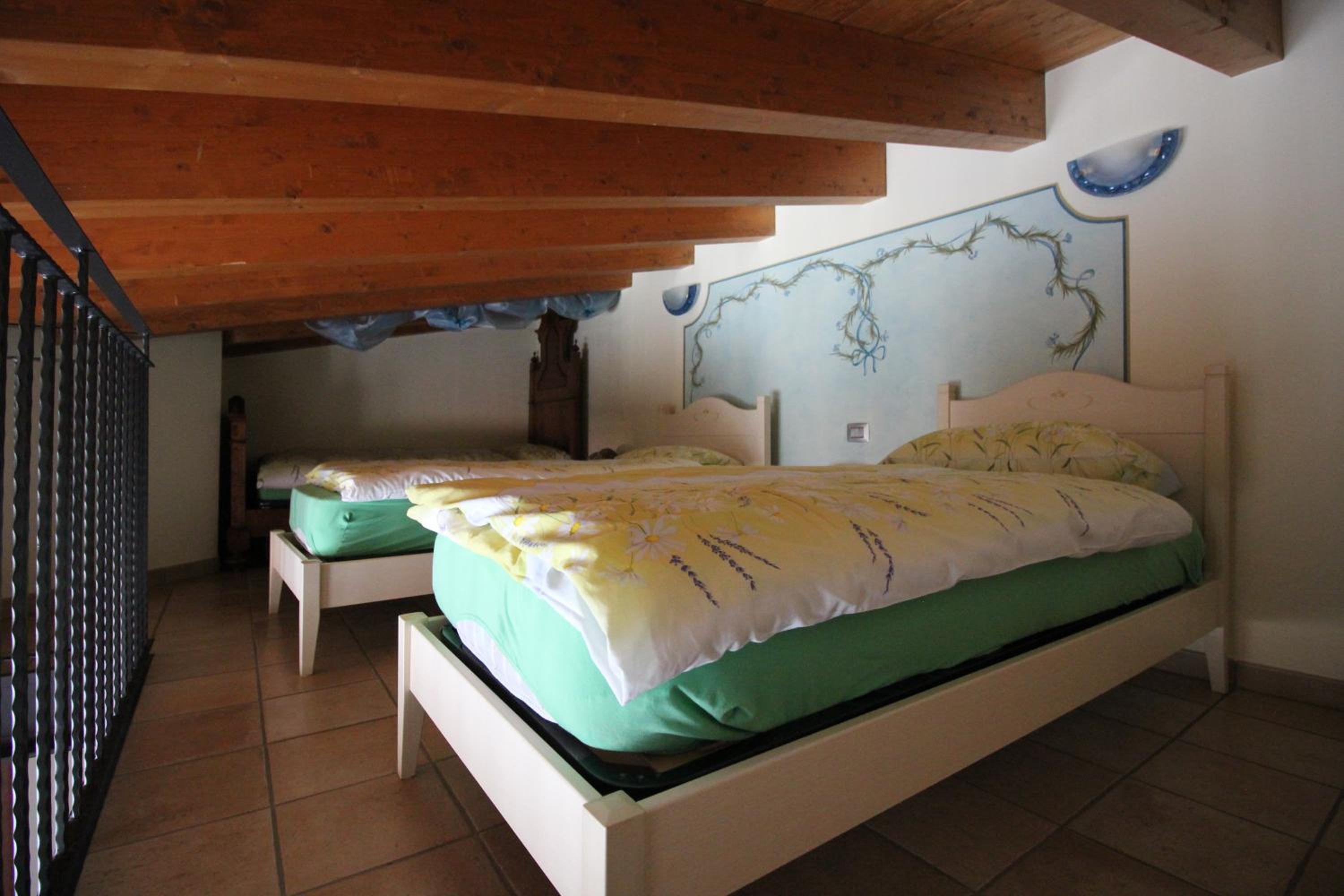 Quadruple Room - Photo 8