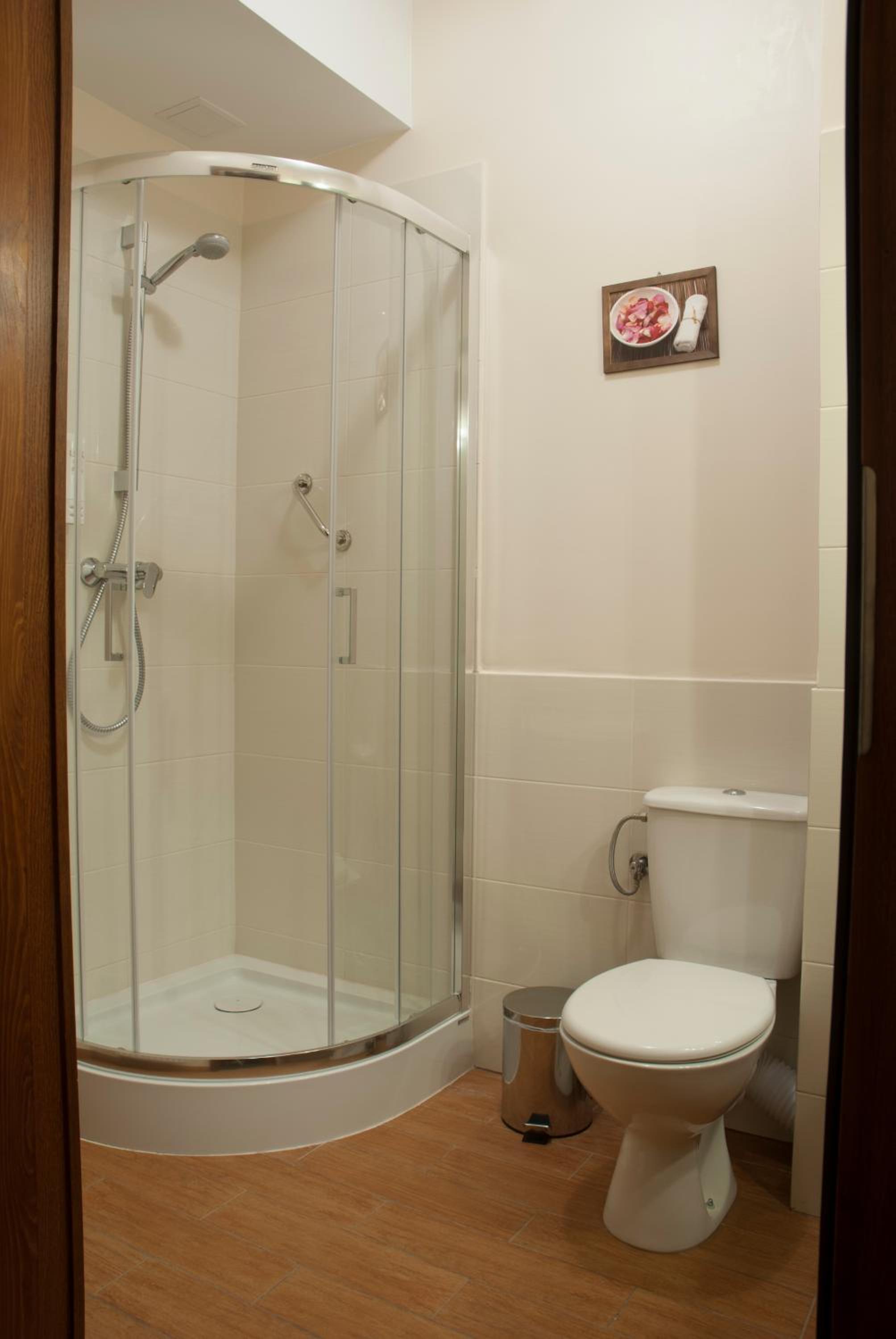 Economy Double Room - Photo 2