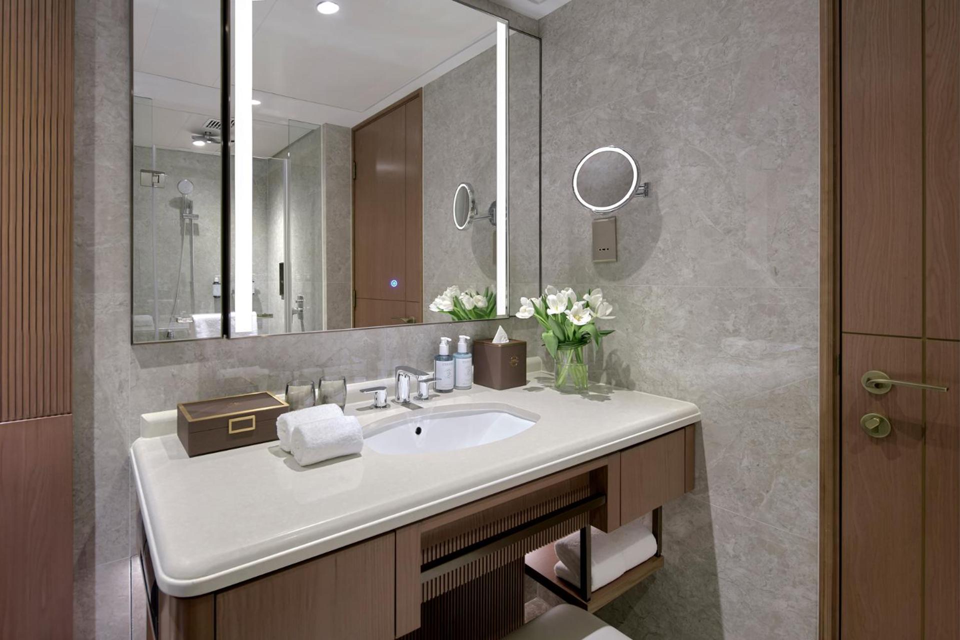 Premium City Twin Room with Sofa Bed photo 3