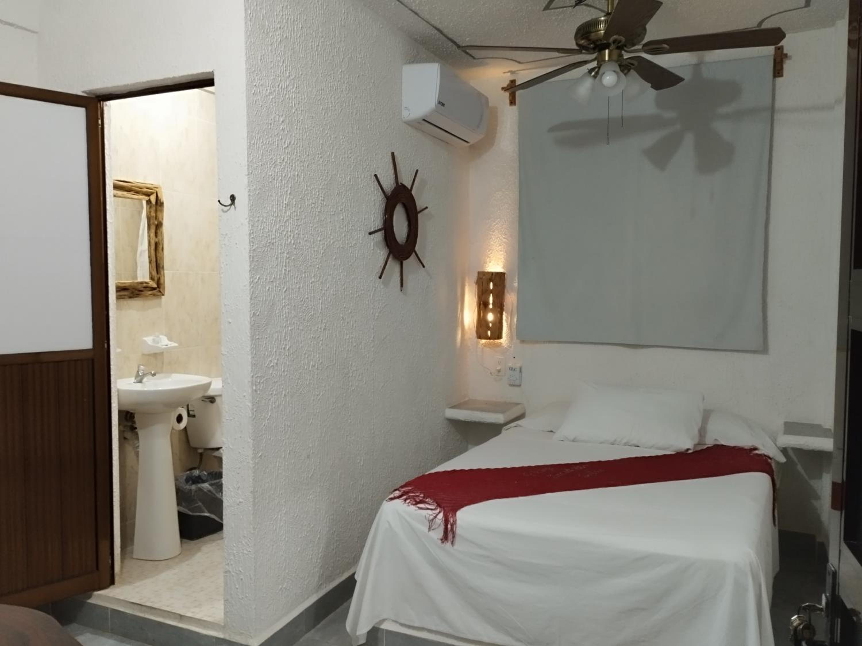Small Double Room photo 2