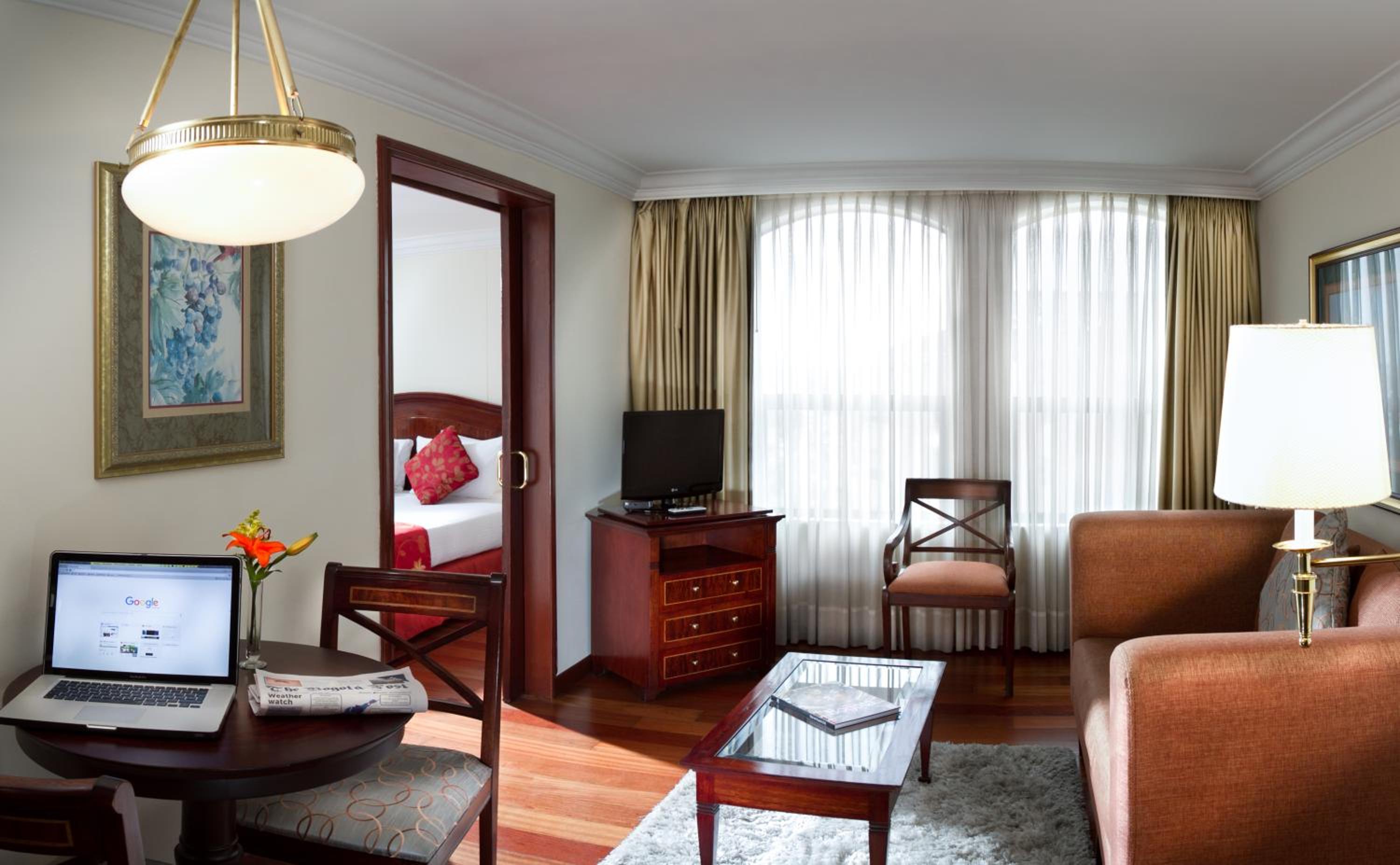 Deluxe Junior Suite - Photo 11