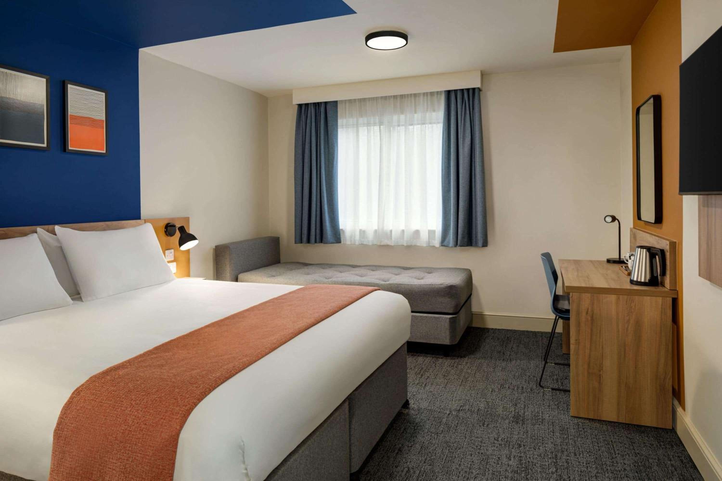 Standard King Room - Photo 3