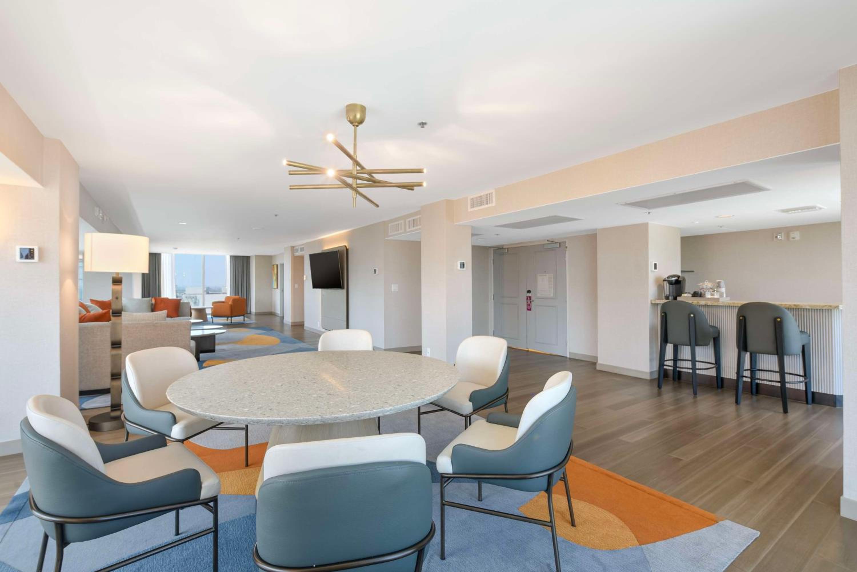 One-Bedroom Presidential King Suite - High Floor