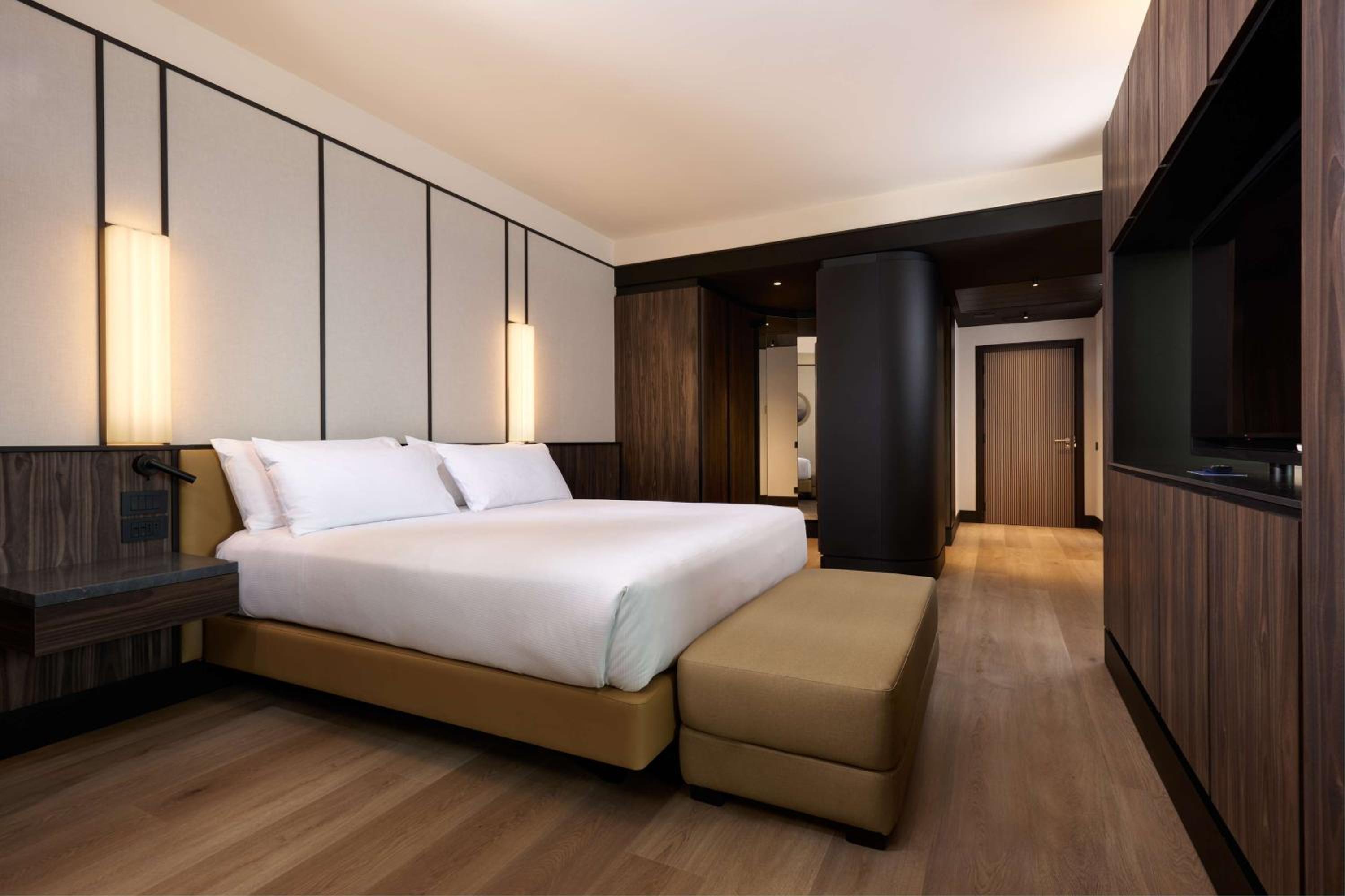 Executive Alcove King Room