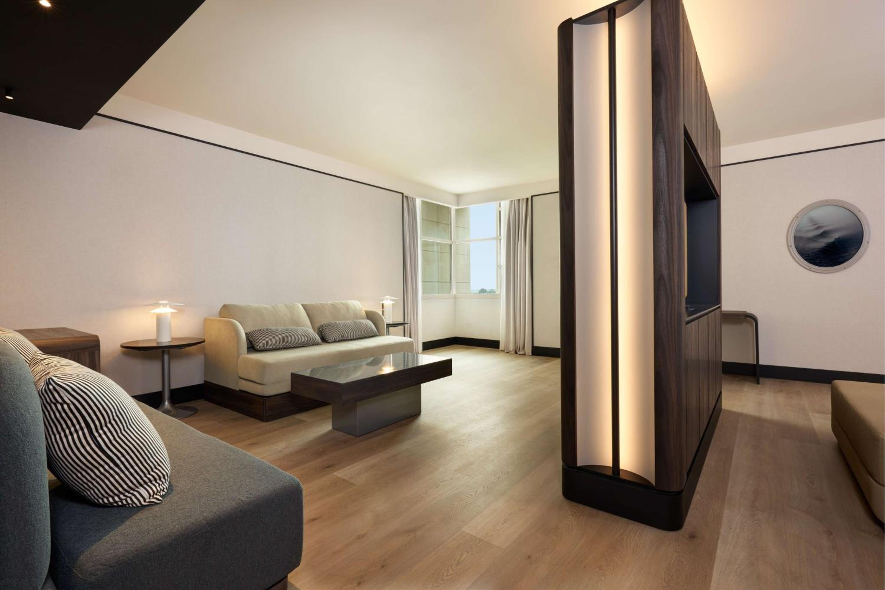 Executive Alcove King Room