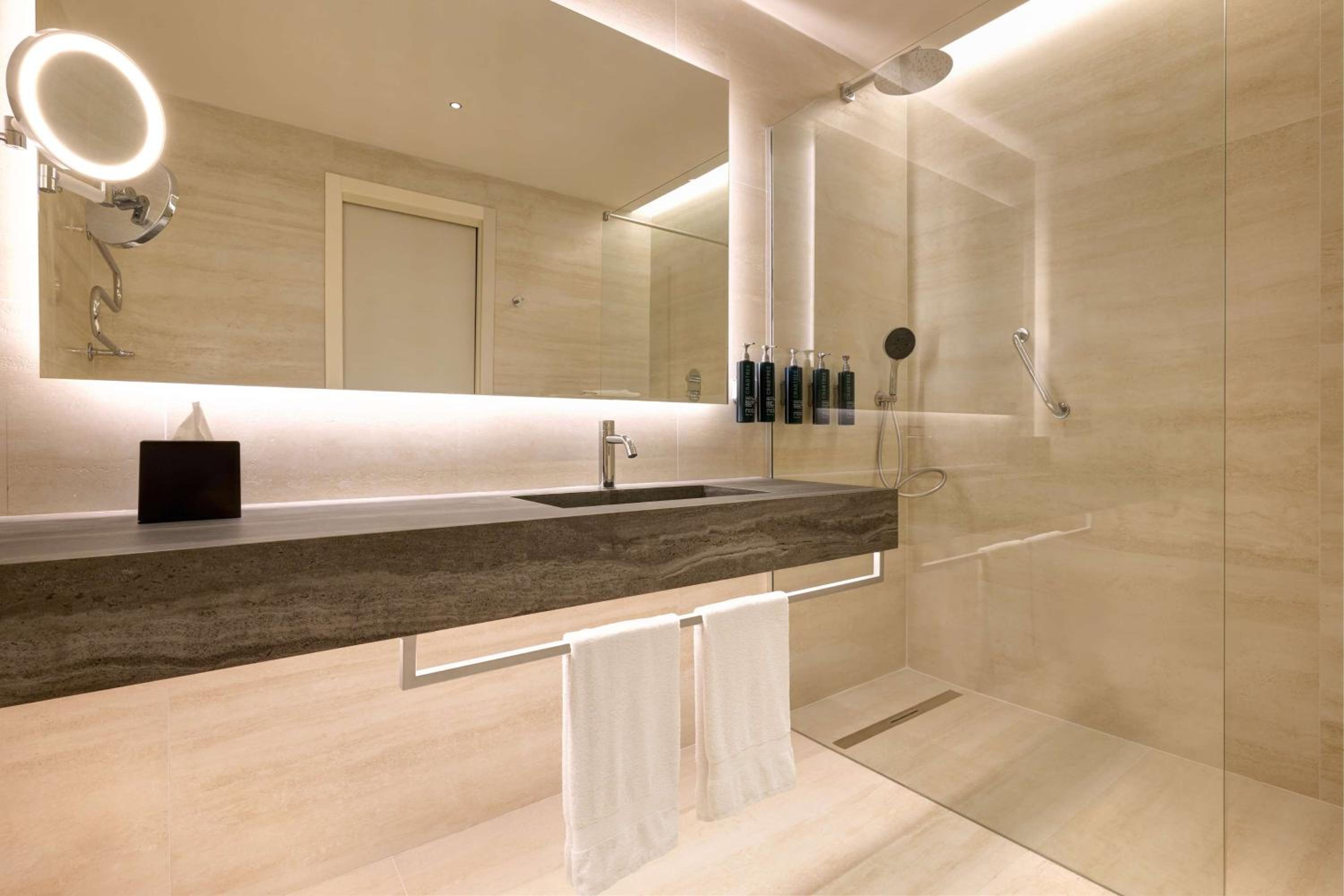 Executive Alcove King Room