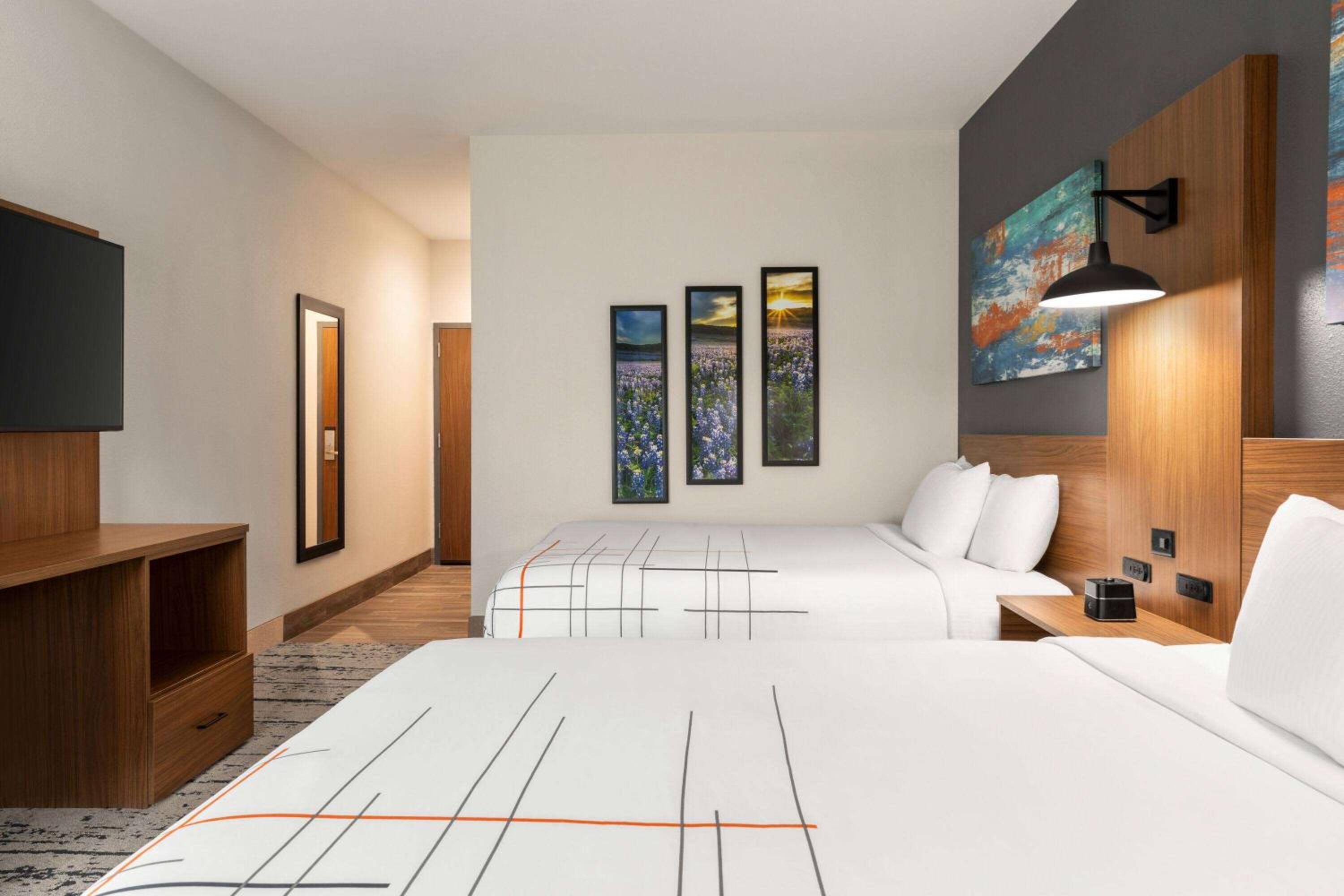 Queen Room with Two Queen Beds - Mobility Access/Non-Smoking