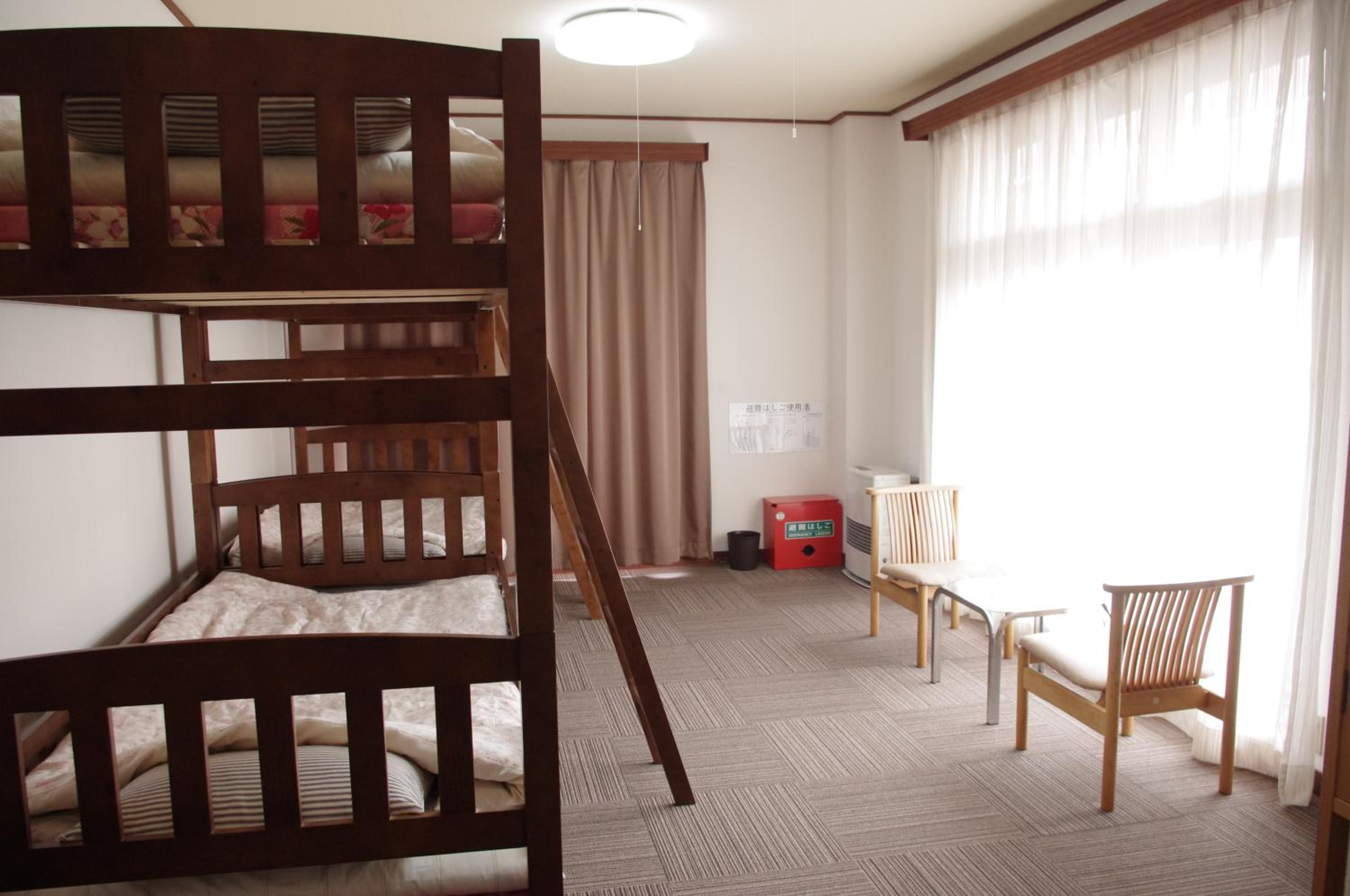Economy Quadruple Room with Shared Bathroom photo 2