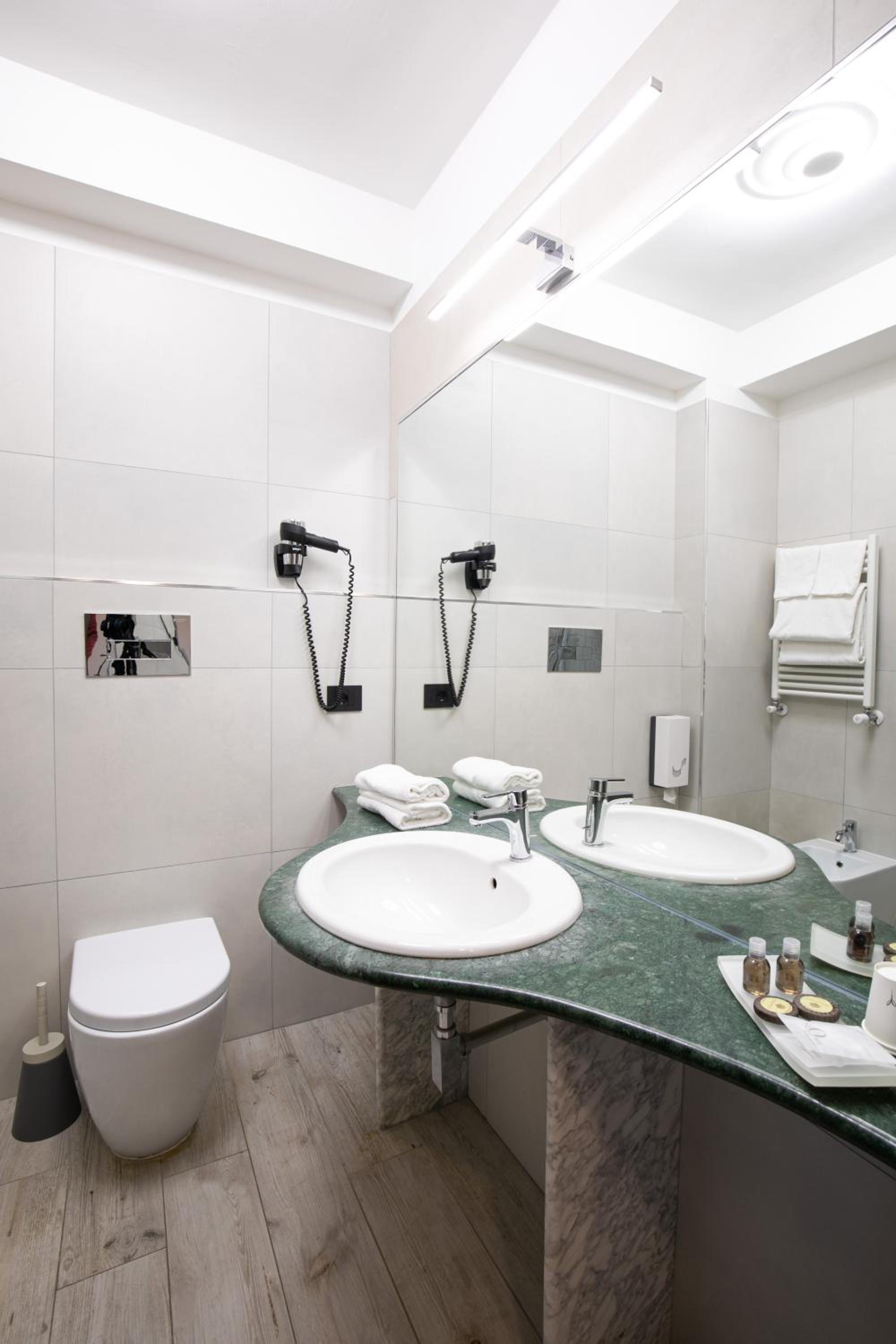 Superior Double Room - Photo 2