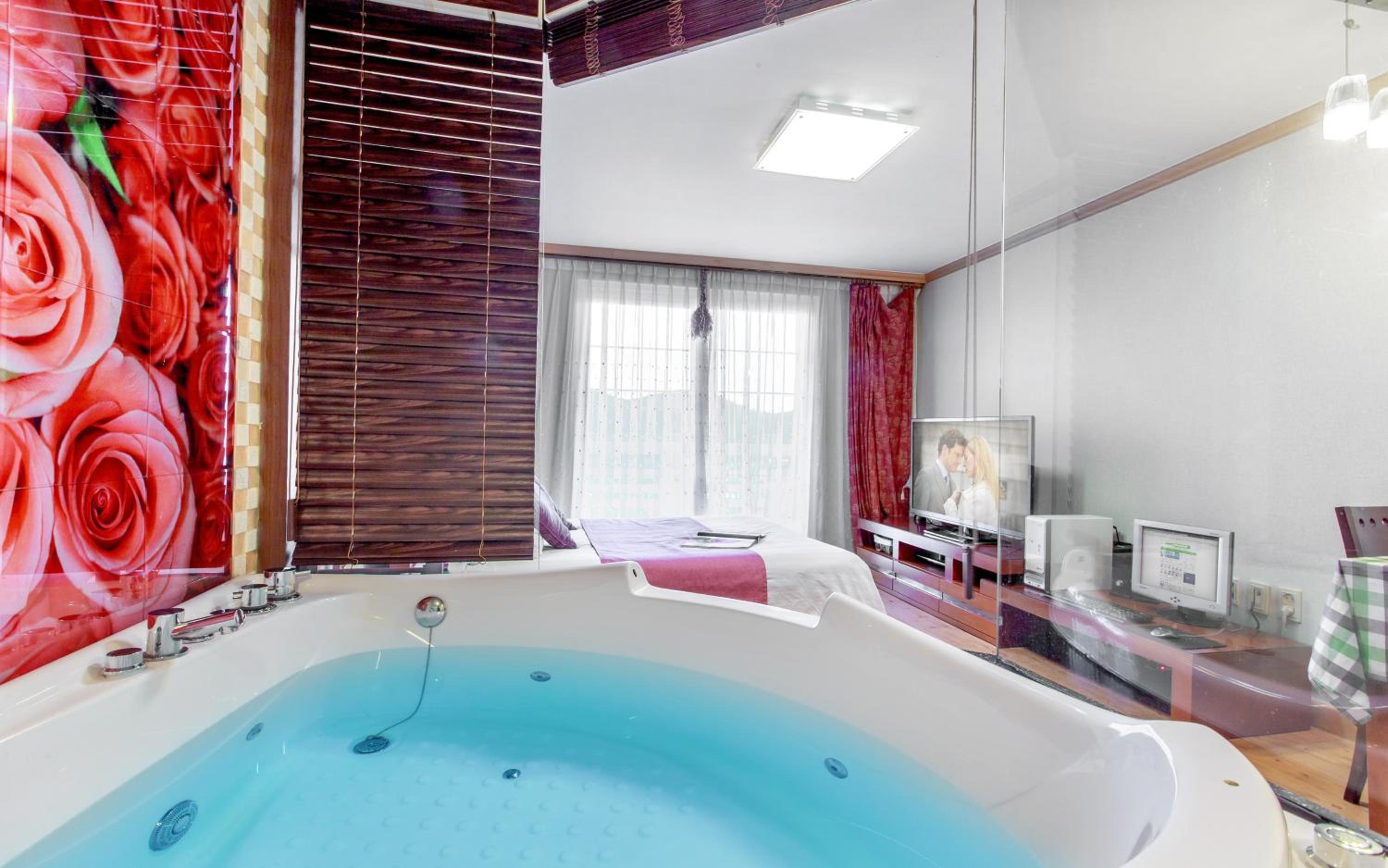 King Room with Spa Bath photo 3
