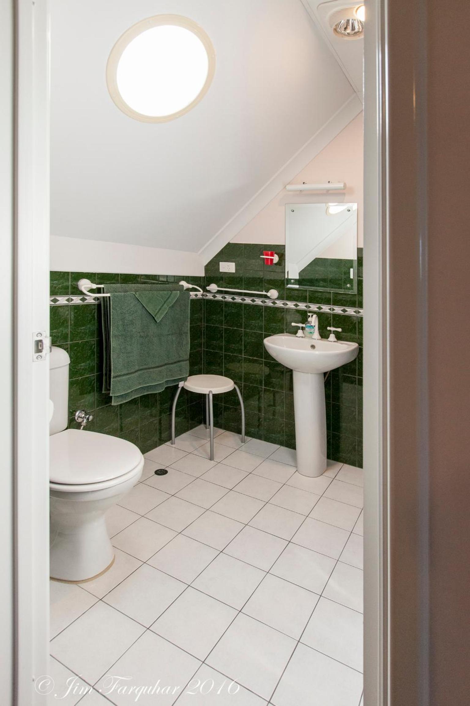 Queen Room with Private Bathroom photo 2
