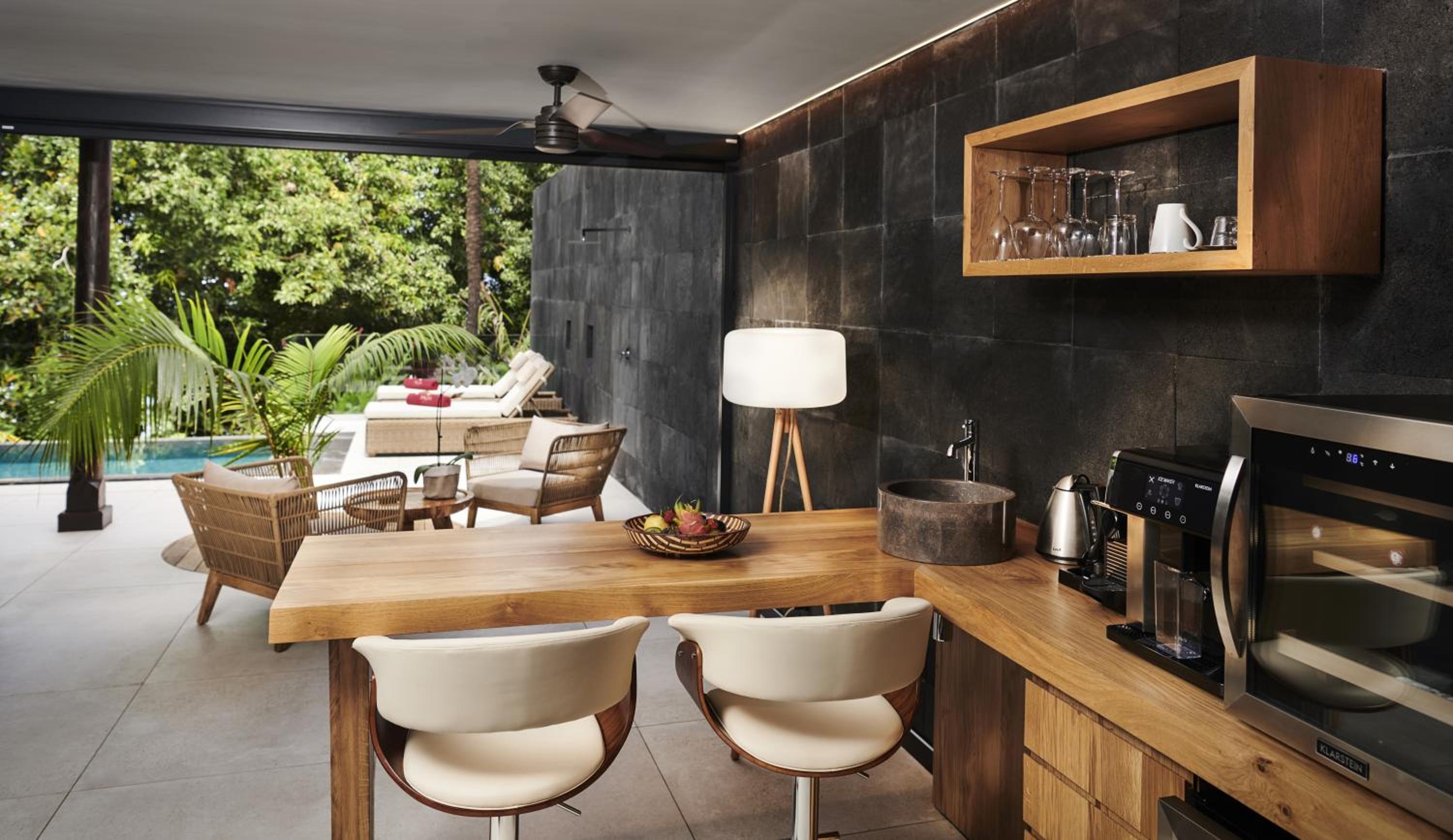 Pool Lodge photo 2