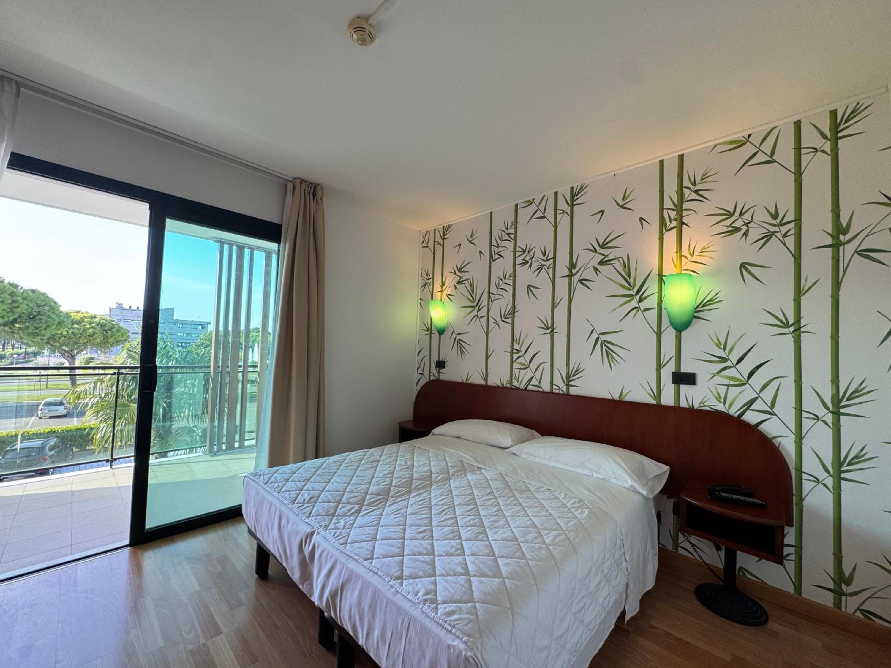 Double or Twin Room with Balcony photo 3