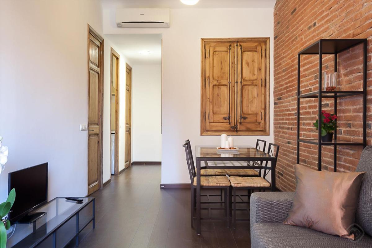 Two-Bedroom Apartment V photo 2