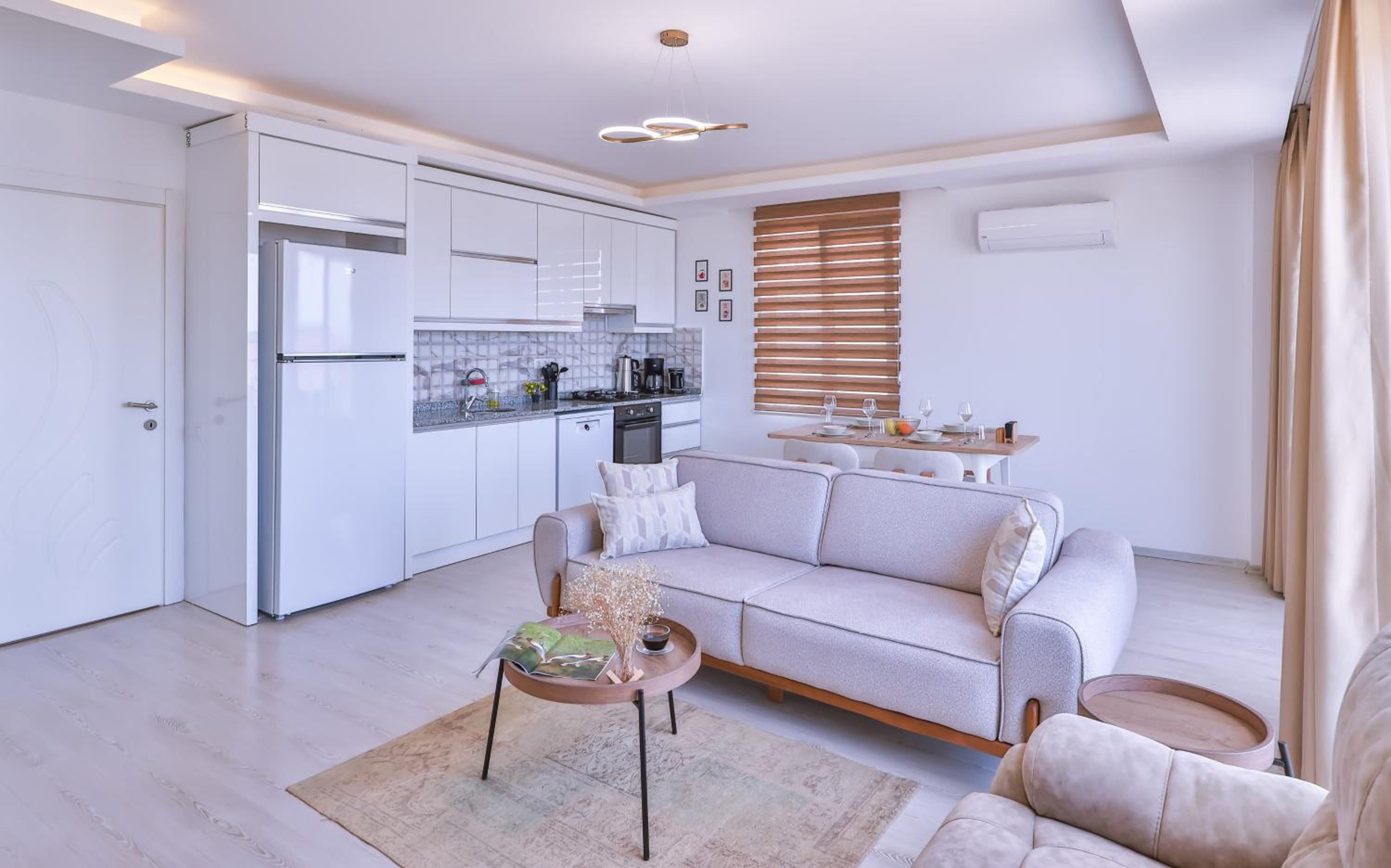 Two-Bedroom Apartment with Balcony and Sea View photo 3