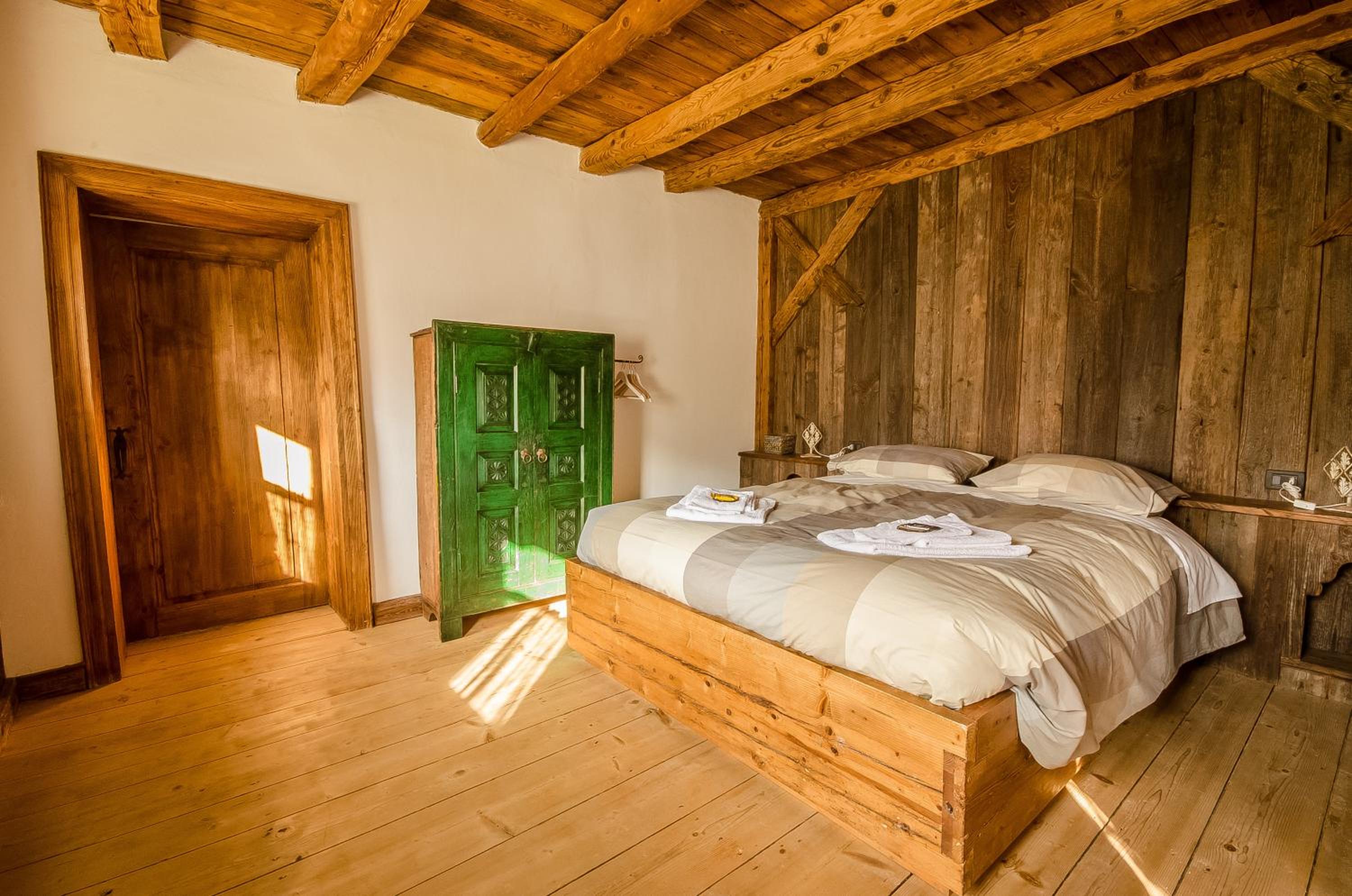 Deluxe Double Room with Mountain View photo 2
