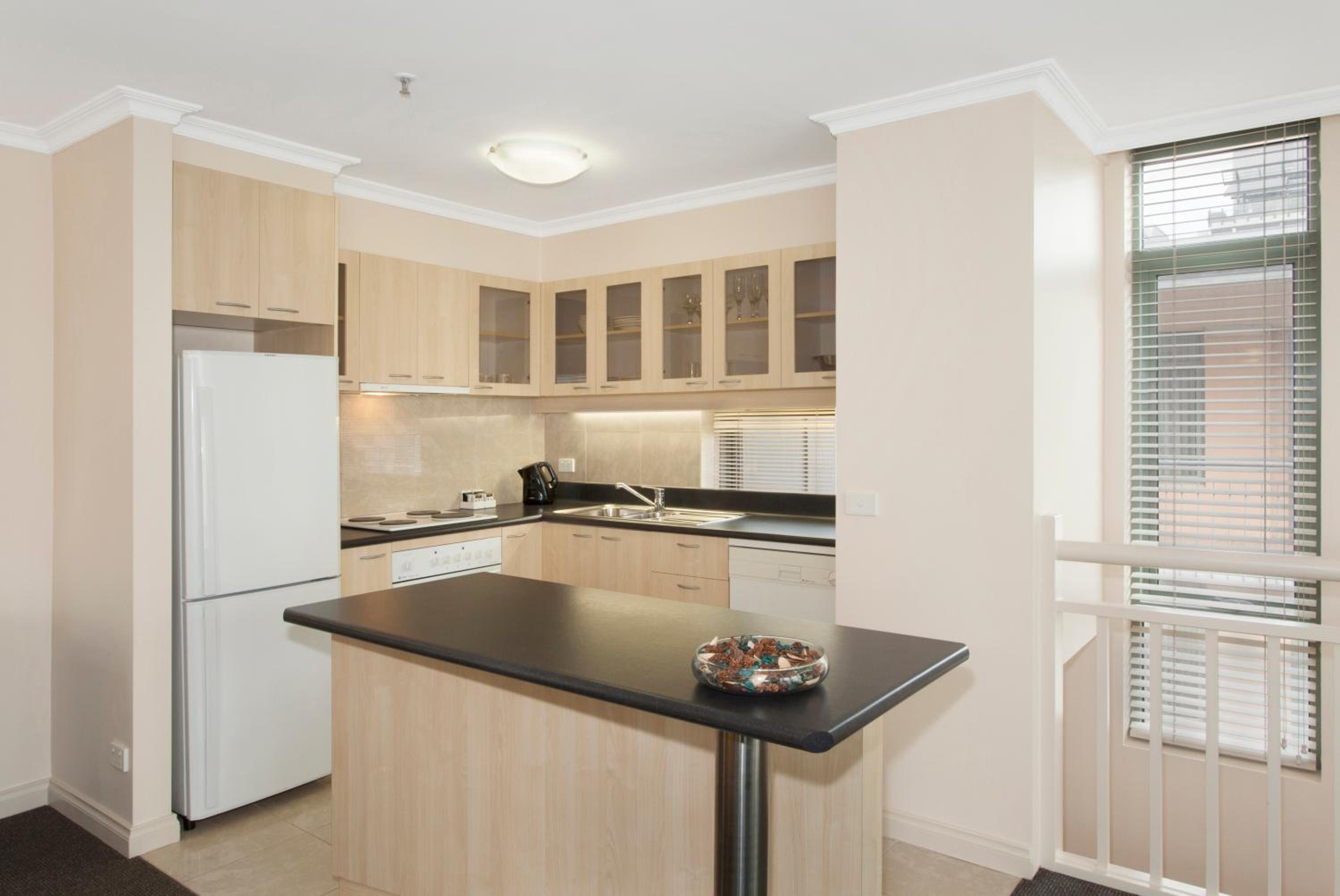 Deluxe Two-Bedroom Apartment - Photo 2