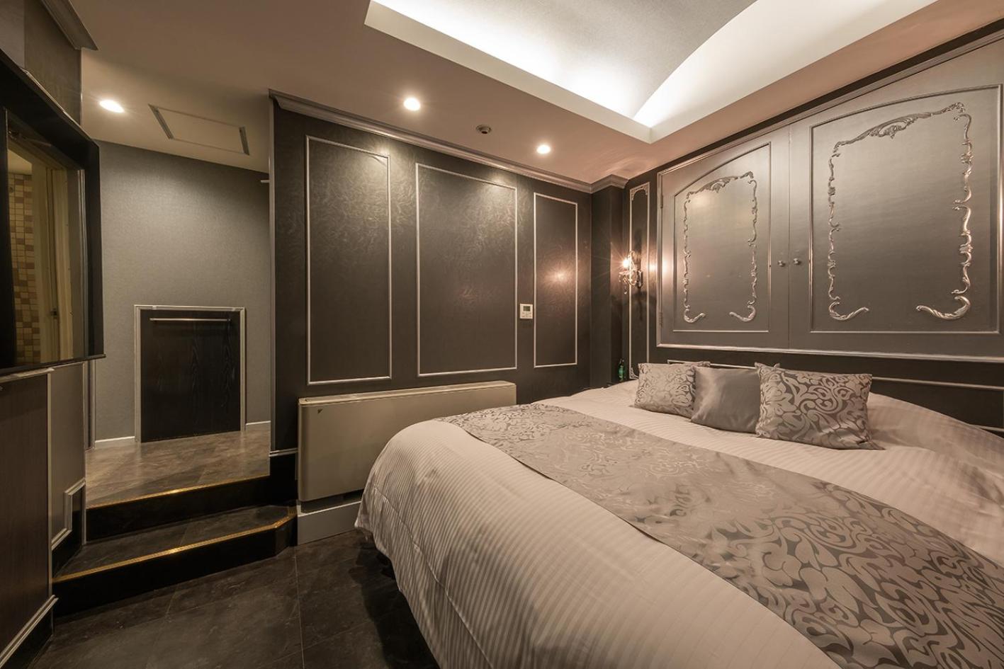 Queen Room with Spa Bath