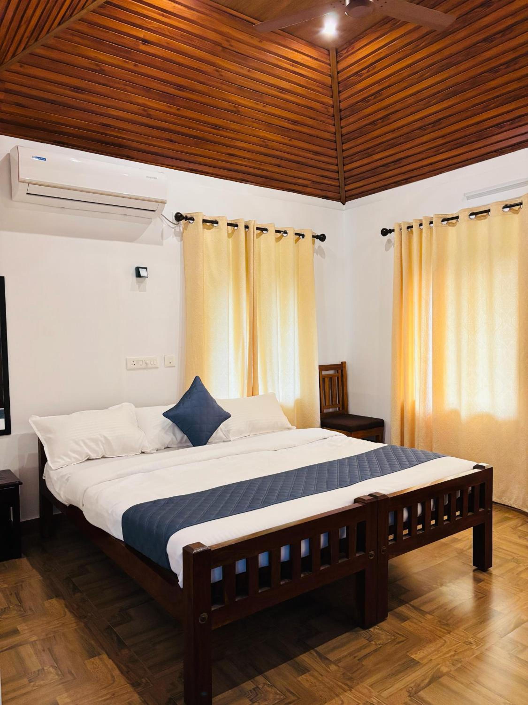 Deluxe Double or Twin Room with River View photo 3