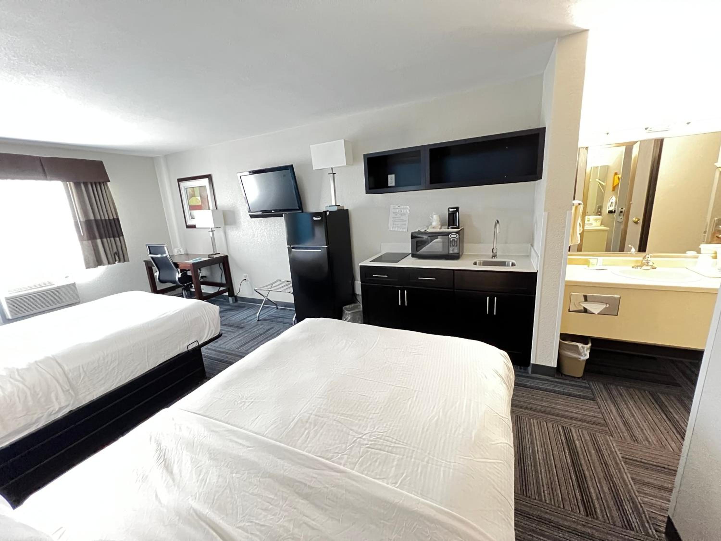 Double Room with Two Double Beds and Kitchen - Non-Smoking - Photo 10