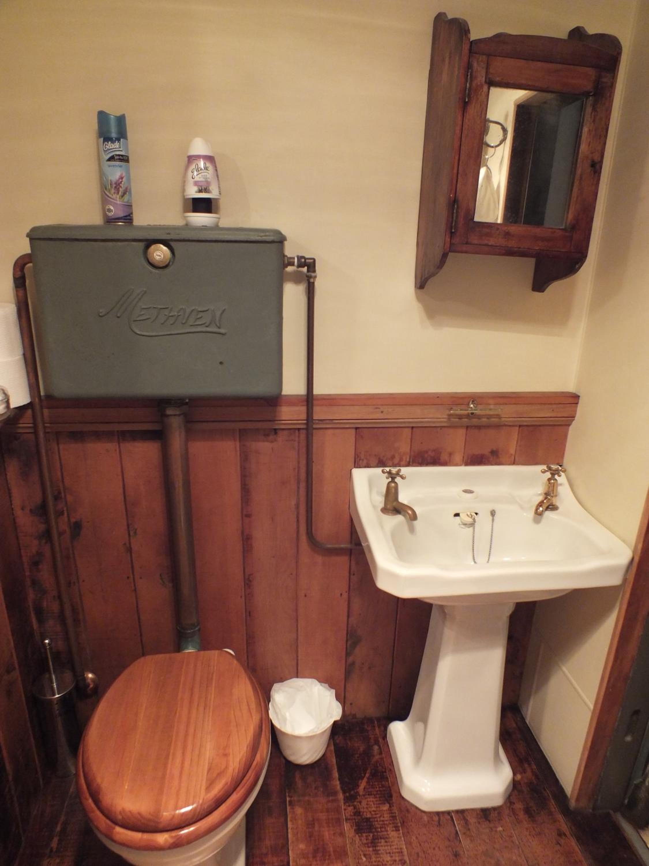 Deluxe Double Room with Shower photo 2