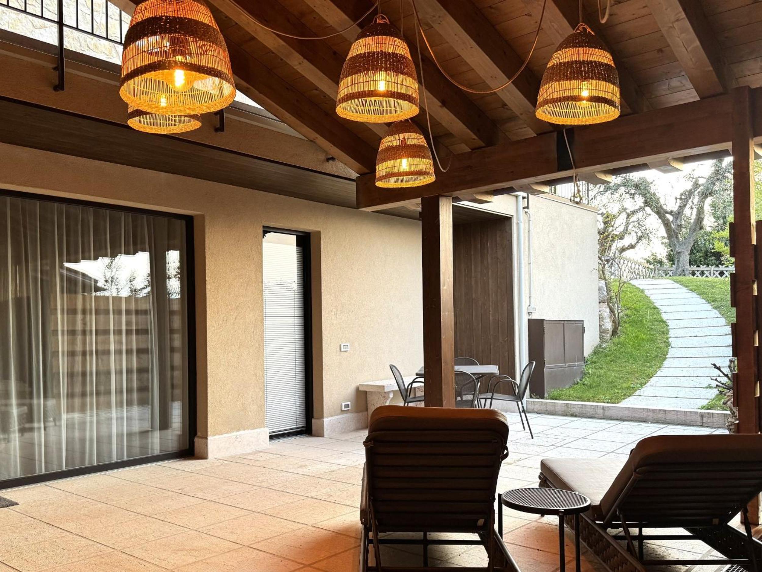 Two-Bedroom Apartment with Lake View photo 2