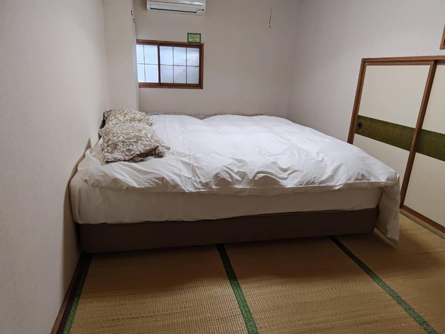 Standard Double Room with Shared Bathroom