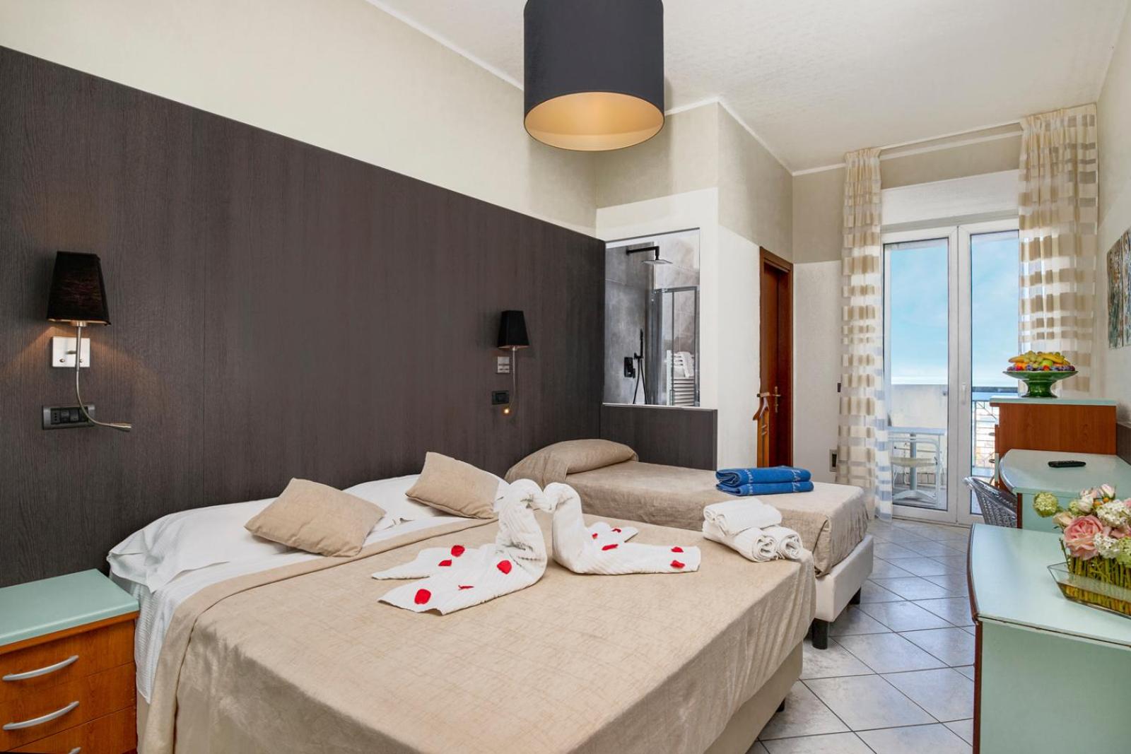 Deluxe Triple Room with Sea View