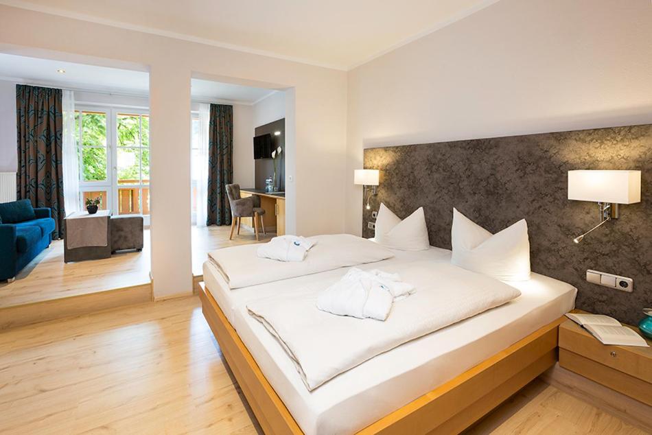 Junior Suite with Balcony photo 3