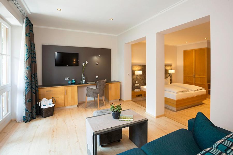 Junior Suite with Balcony photo 2