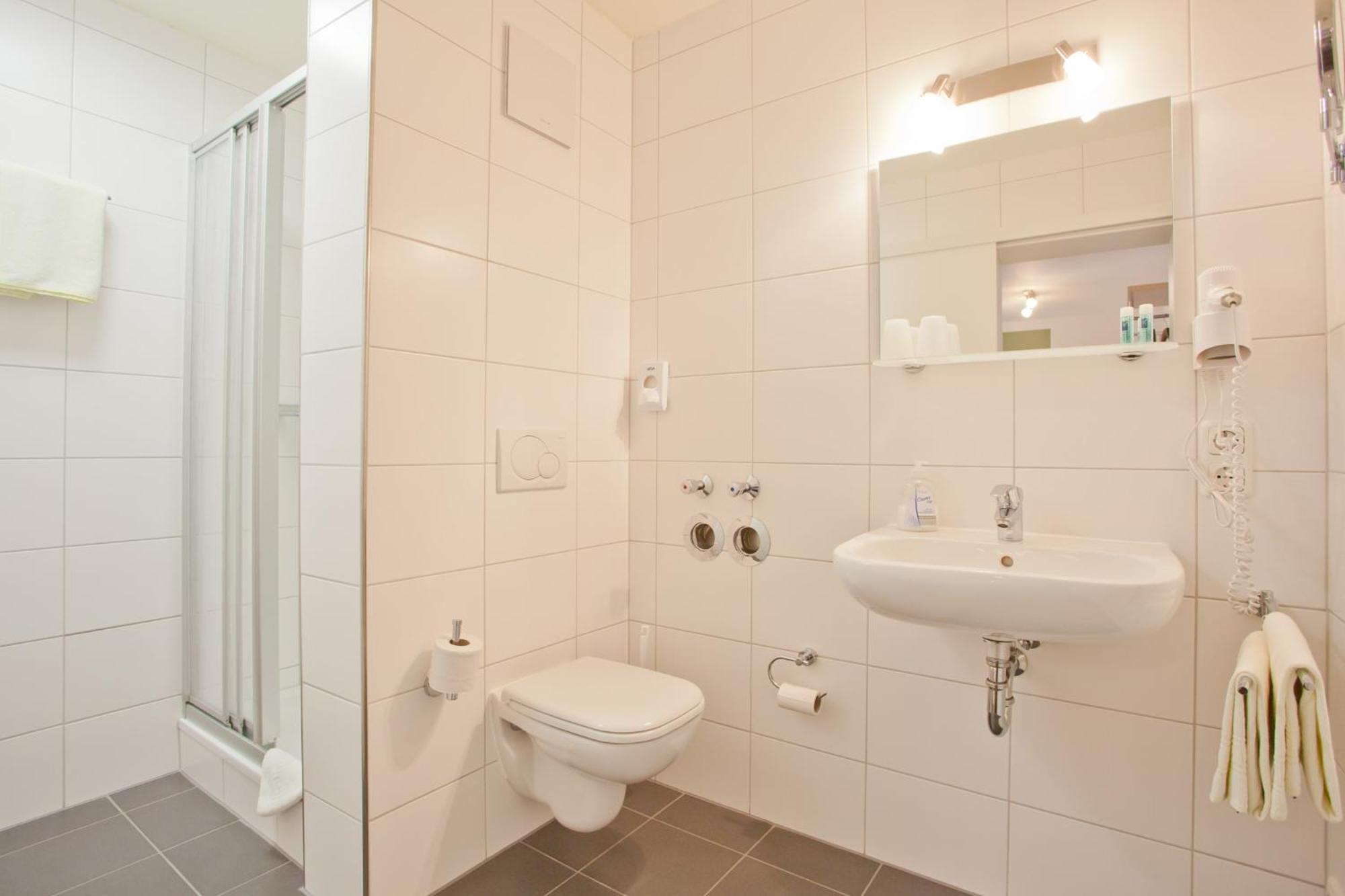 Business Double Room - Photo 11